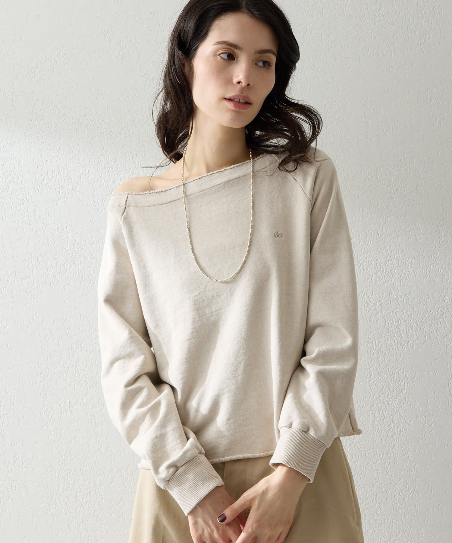 Whim Gazette(ウィム ガゼット) 【一部店舗＆WEB限定カラー】オフショル刺繍プルオーバー