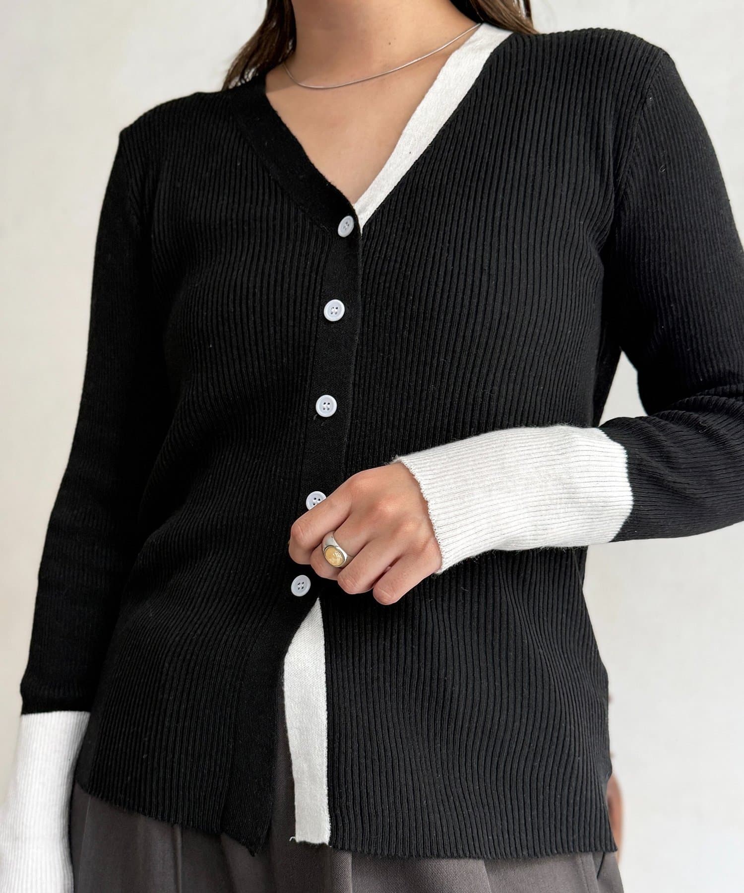 CPCM(シーピーシーエム) 配色Vネックリブカーディガン