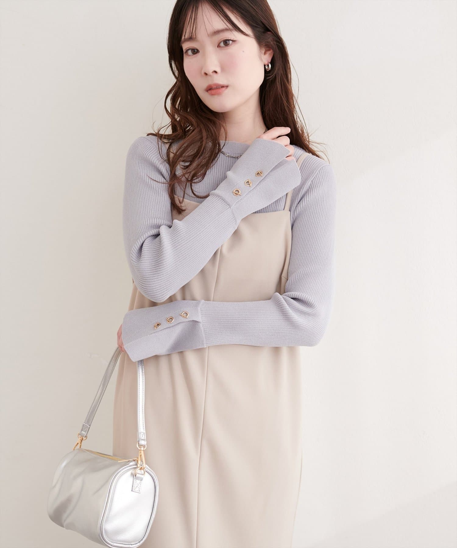 natural couture(ナチュラルクチュール) 袖口ハトメ釦クルーネックニットプルオーバー