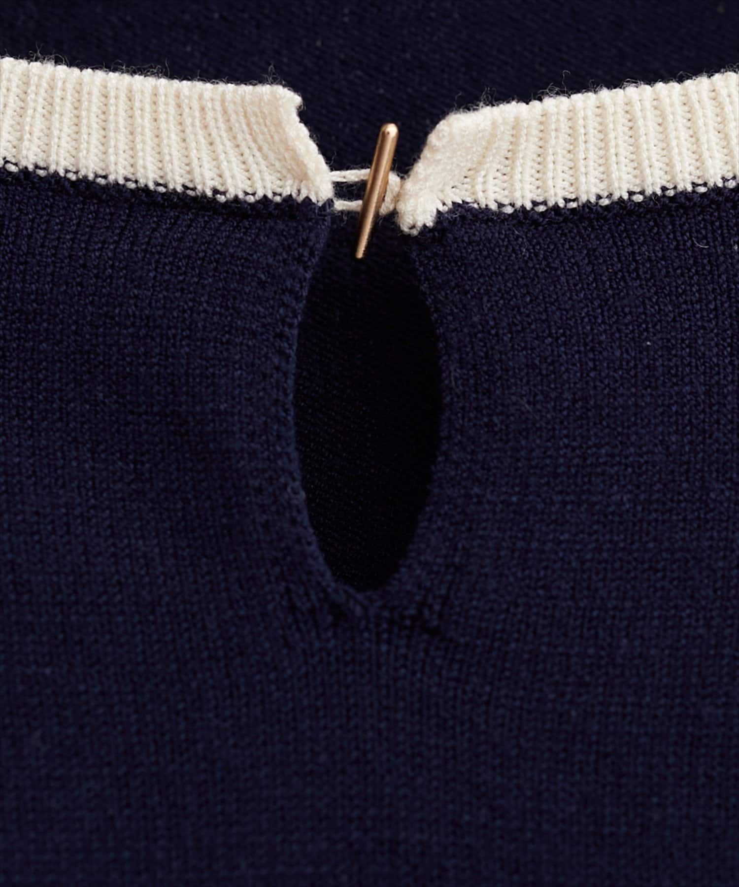 natural couture(ナチュラルクチュール) バー釦配色ニット