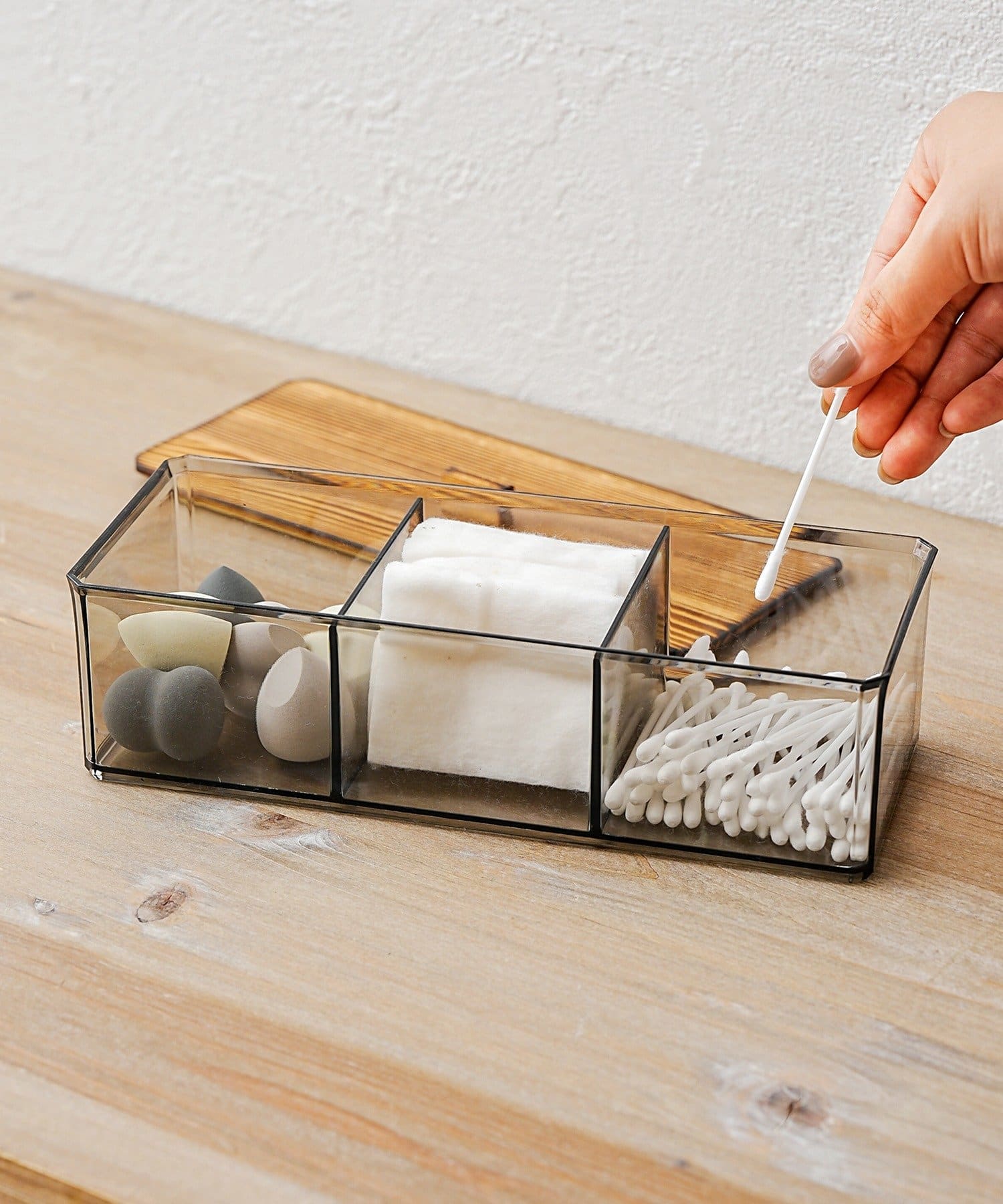 3COINS(スリーコインズ) 仕切り付き収納クリアケース／and us