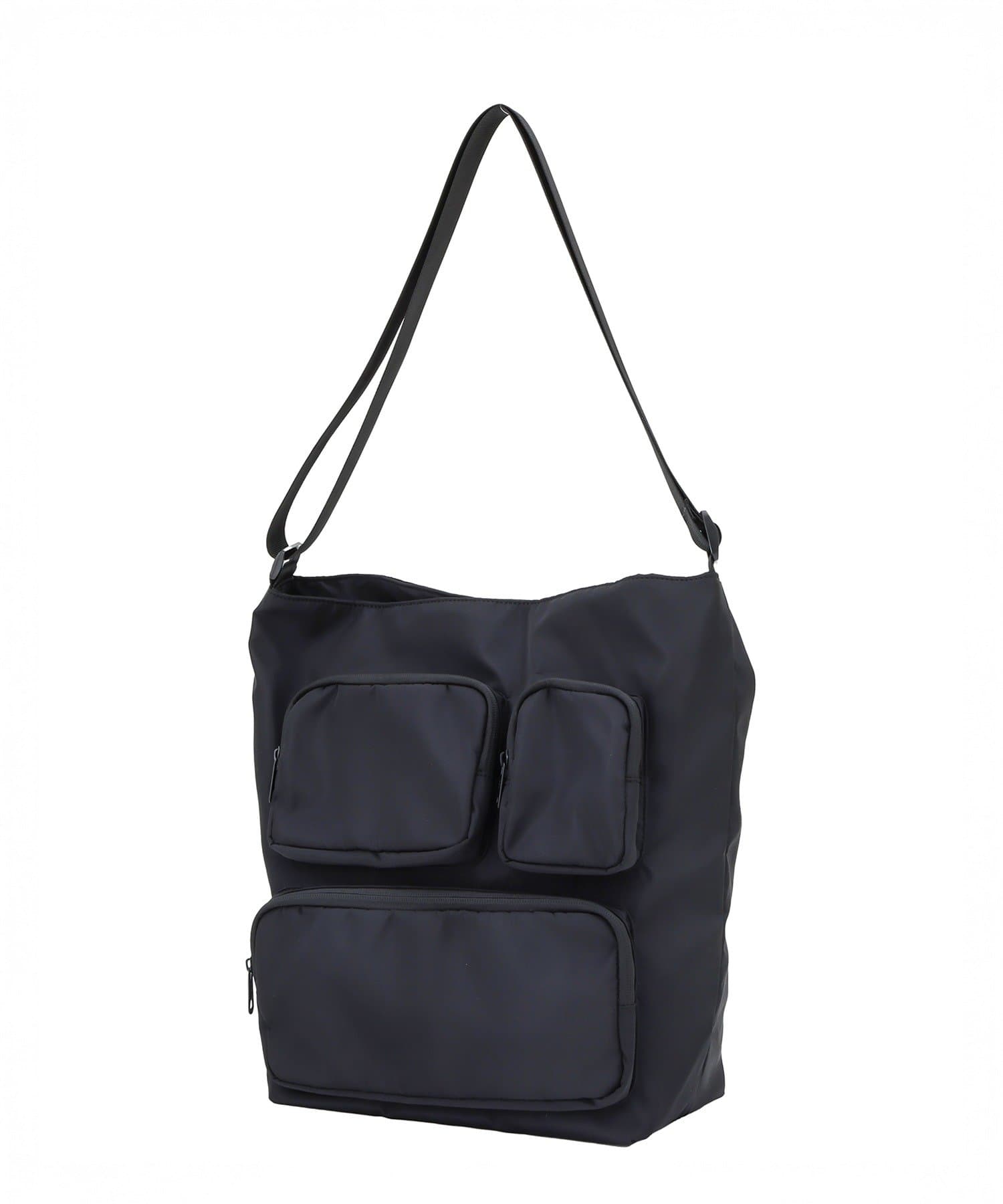 3COINS(スリーコインズ) アーバンドリフト3ポケットショルダーバッグ