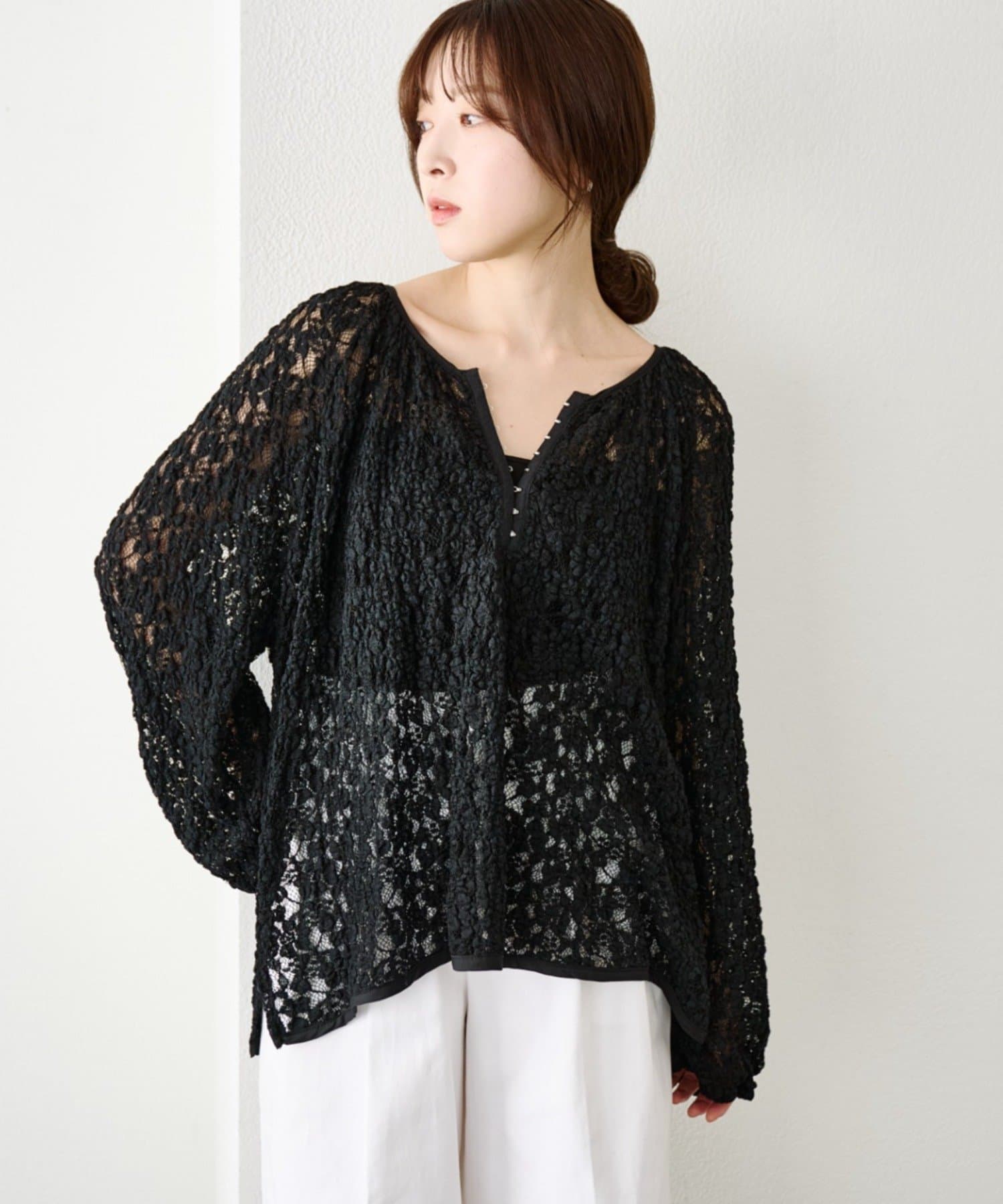 SHENERY(シーナリー) サイドスリットレースブラウス