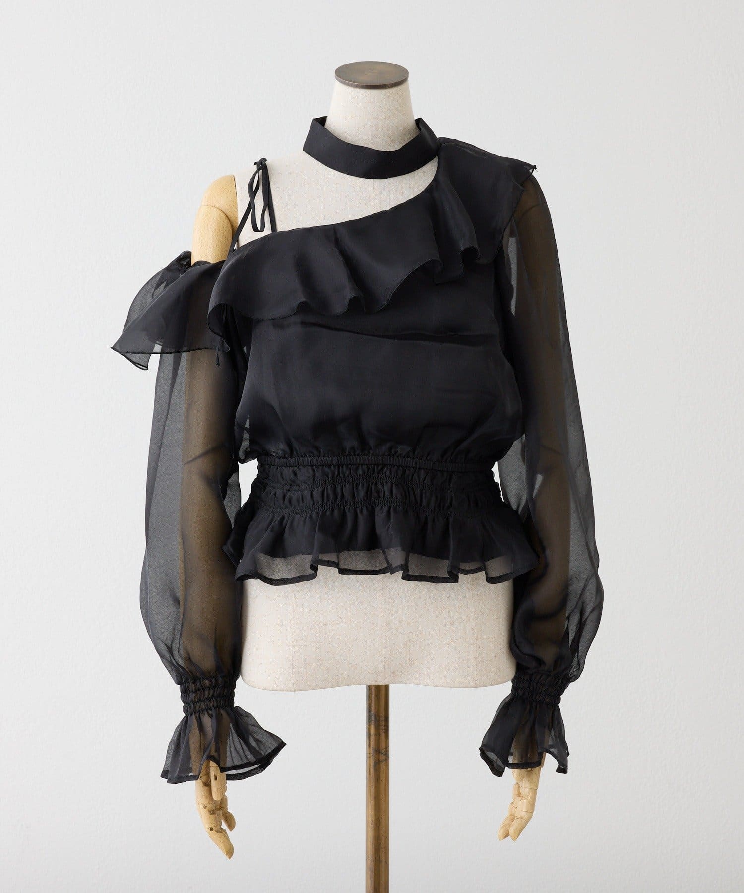 one after another NICE CLAUP(ワンアフターアナザー ナイスクラップ) 2WAYワンショルフリルブラウス