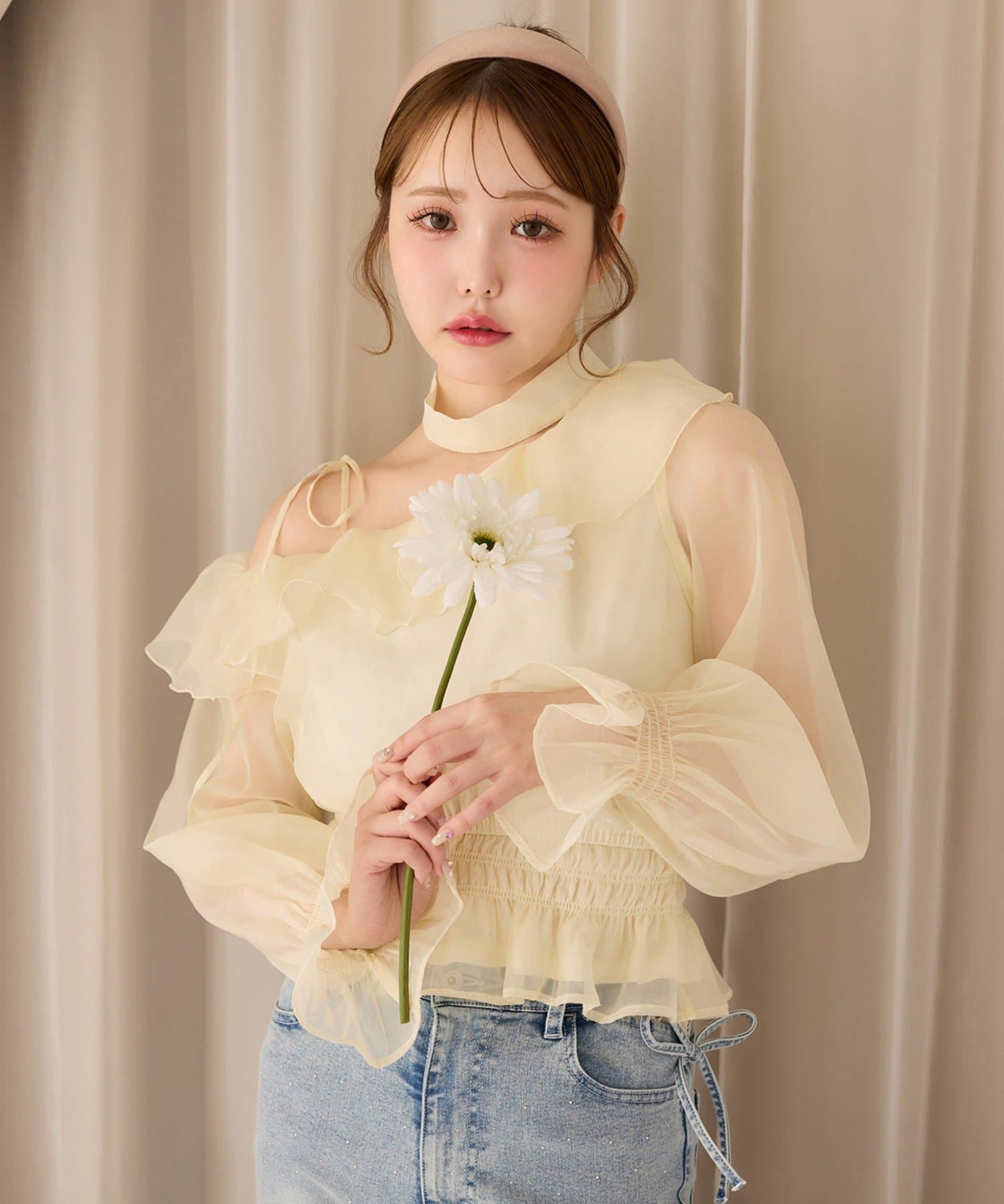 one after another NICE CLAUP(ワンアフターアナザー ナイスクラップ) 2WAYワンショルフリルブラウス