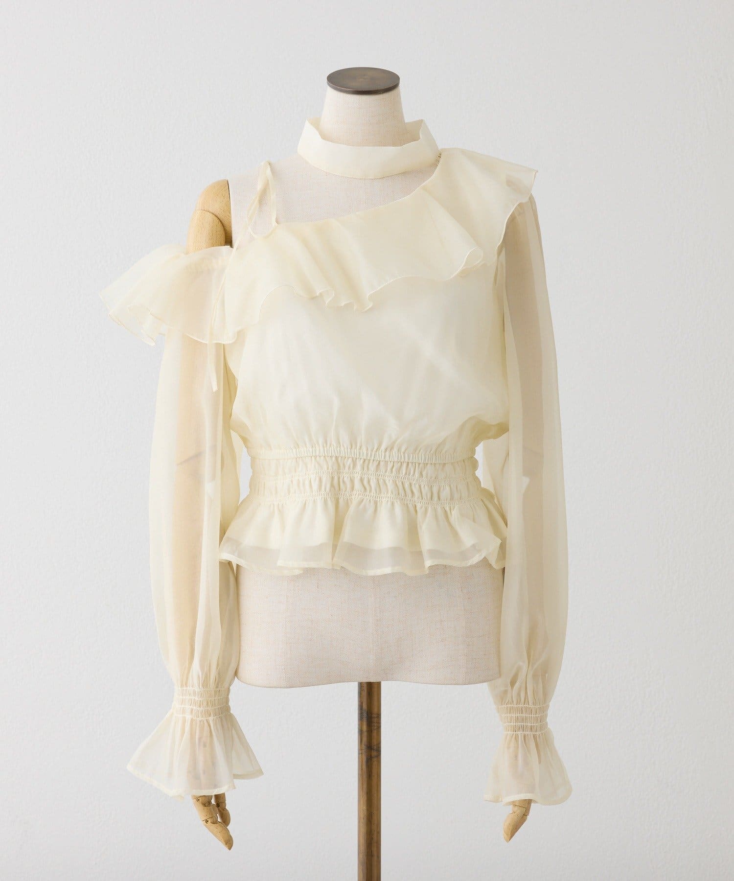 one after another NICE CLAUP(ワンアフターアナザー ナイスクラップ) 2WAYワンショルフリルブラウス