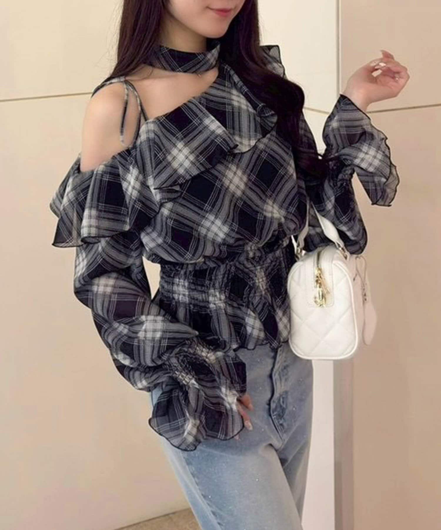 one after another NICE CLAUP(ワンアフターアナザー ナイスクラップ) 2WAYワンショルフリルブラウス