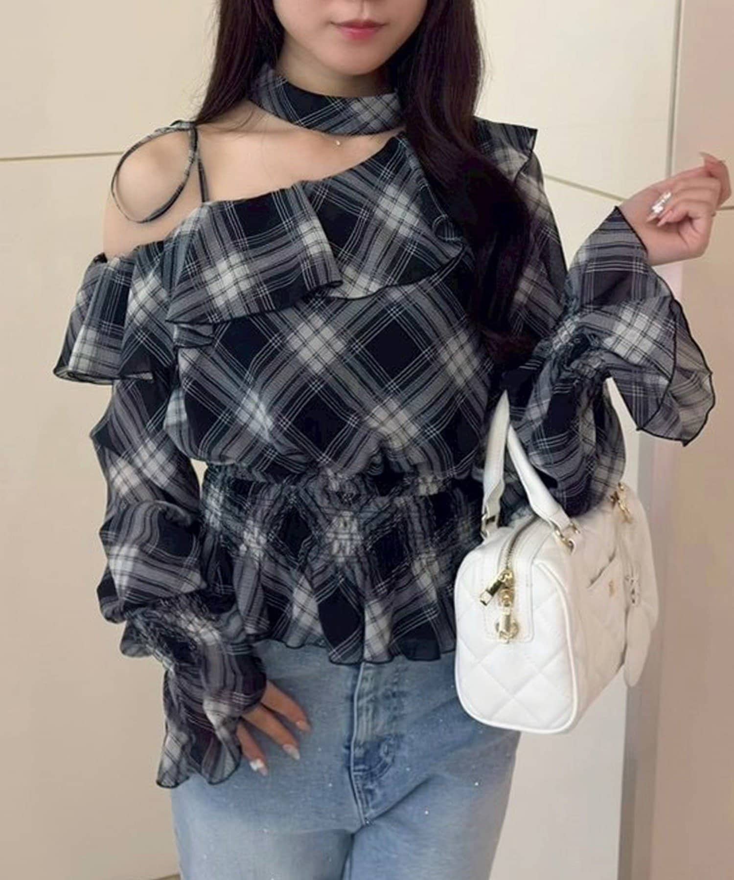 one after another NICE CLAUP(ワンアフターアナザー ナイスクラップ) 2WAYワンショルフリルブラウス