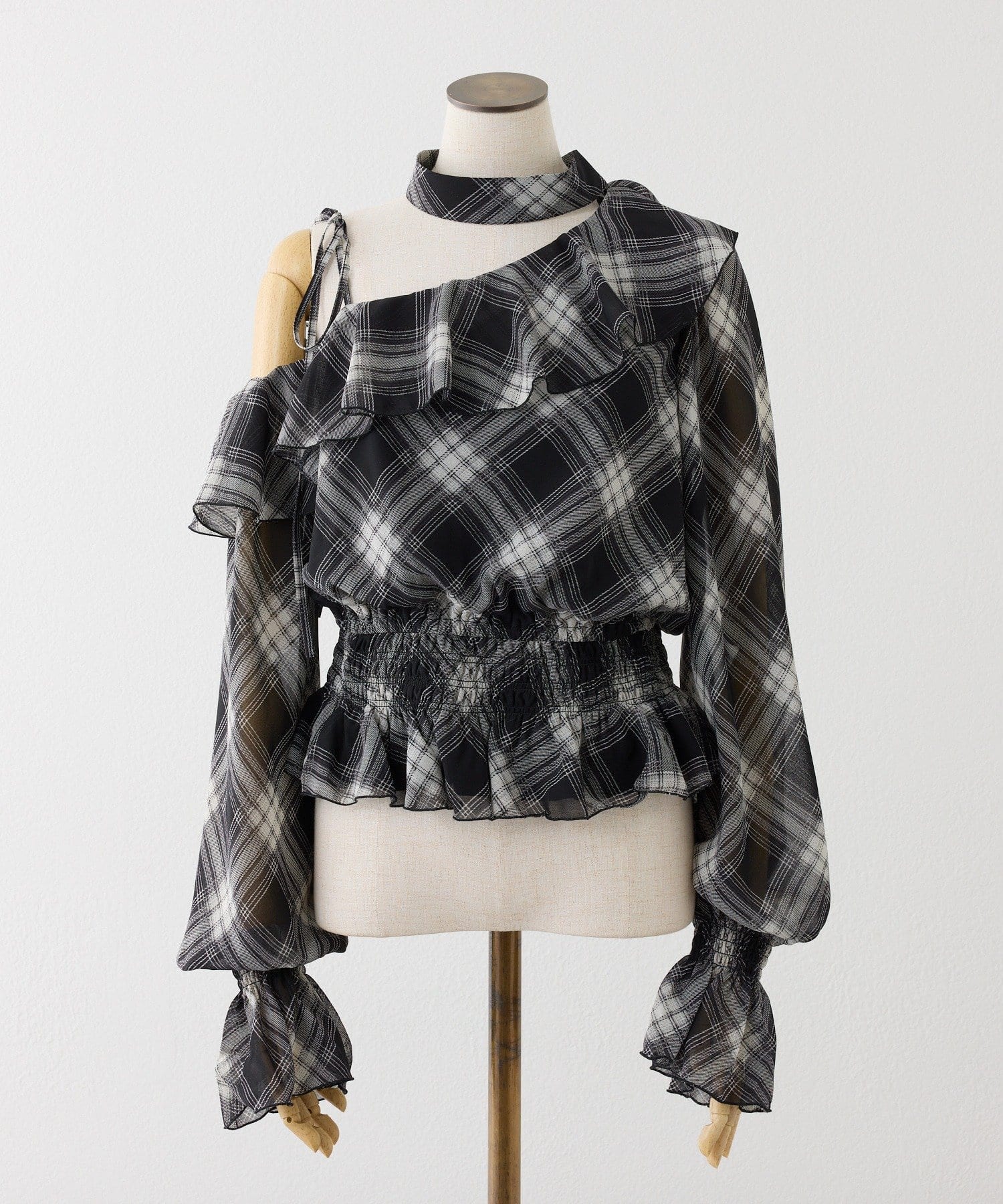 one after another NICE CLAUP(ワンアフターアナザー ナイスクラップ) 2WAYワンショルフリルブラウス