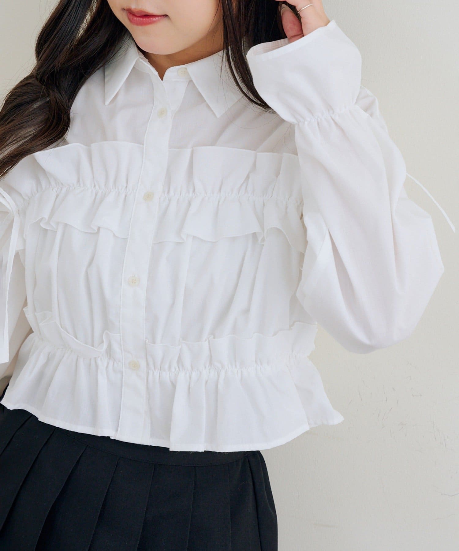 NICE CLAUP / OLIVE des OLIVE OUTLET(ナイスクラップ  / オリーブ デ オリーブ アウトレット) 【RMAF】フリルショートブラウス