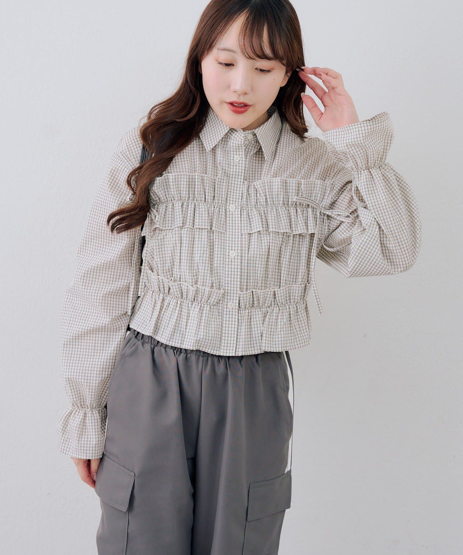 NICE CLAUP / OLIVE des OLIVE OUTLET(ナイスクラップ  / オリーブ デ オリーブ アウトレット) 【RMAF】フリルショートブラウス