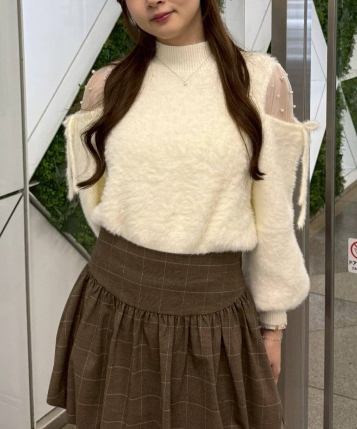 NICE CLAUP / OLIVE des OLIVE OUTLET(ナイスクラップ  / オリーブ デ オリーブ アウトレット) 【RMAF】肌見せパールニット