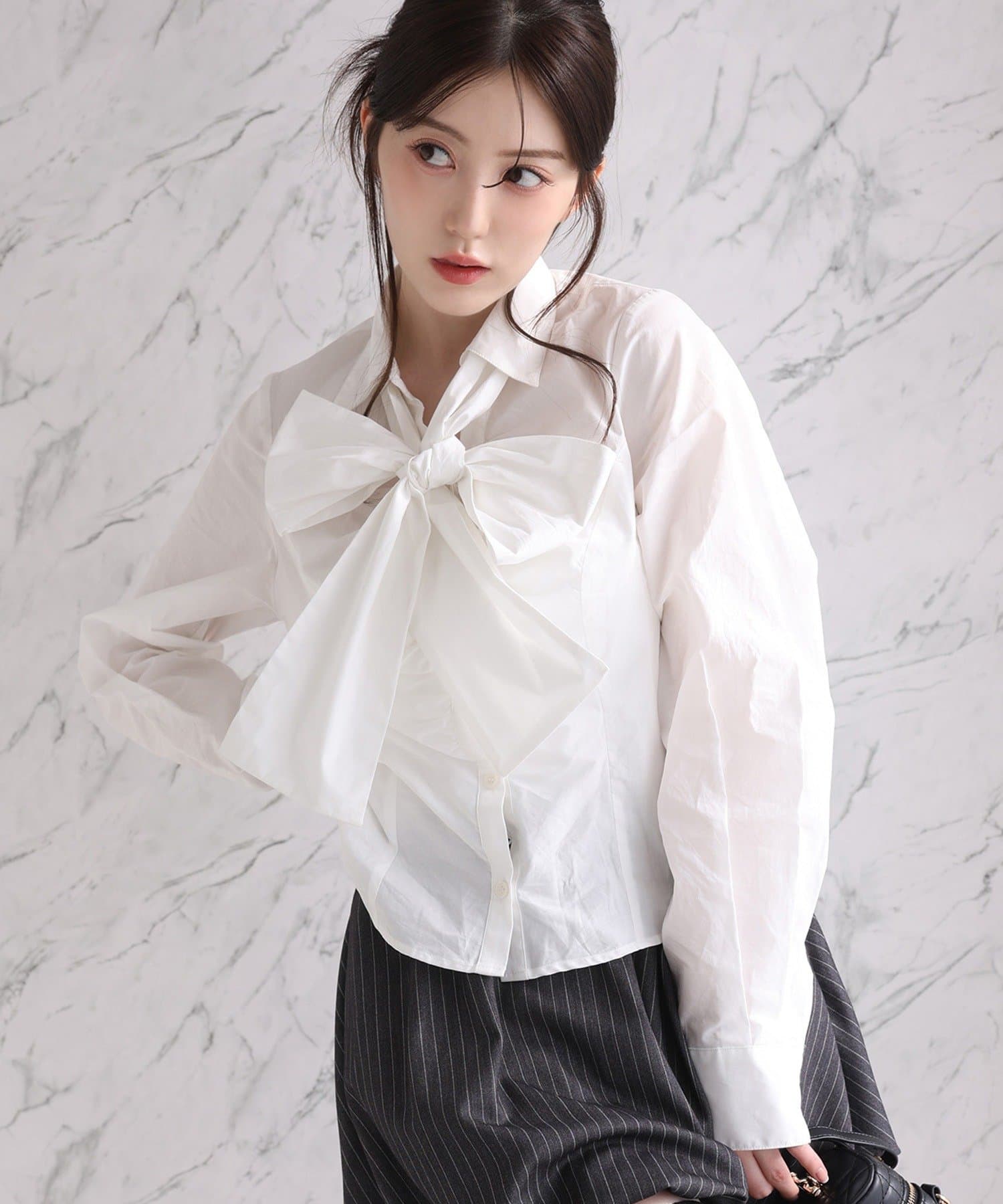 one after another NICE CLAUP(ワンアフターアナザー ナイスクラップ) 【リボン取り外し可能】フロントギャザーボウタイシャツ