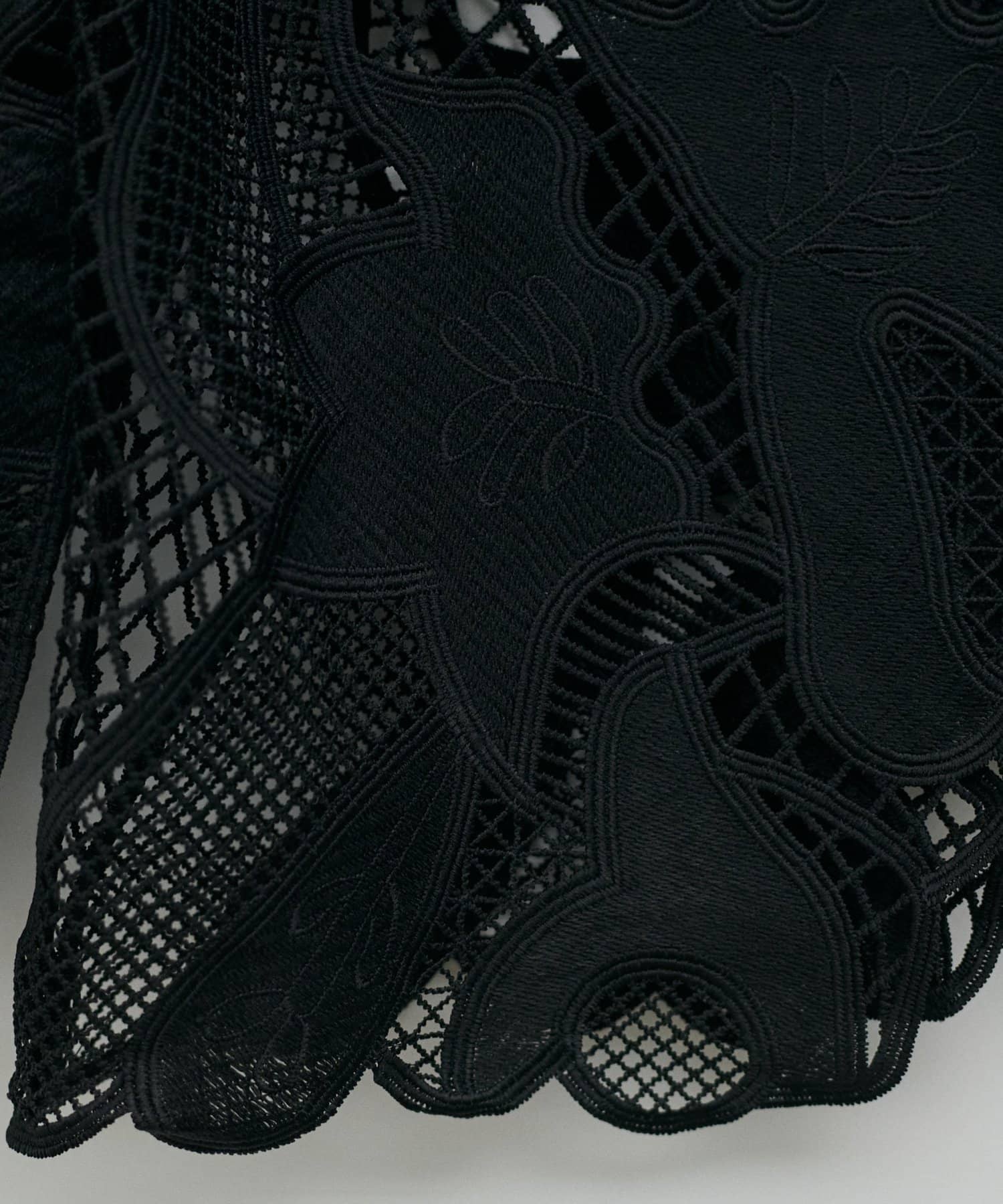 LARUTA(ラルータ) フラワー刺繍レースブラウス