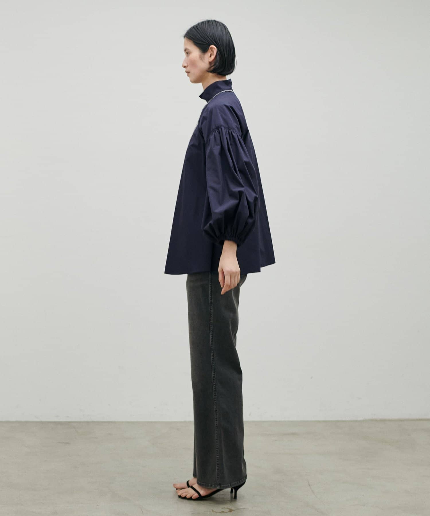 LARUTA(ラルータ) セレモニー対応可／ギャザースリーブ前後2WAYブラウス