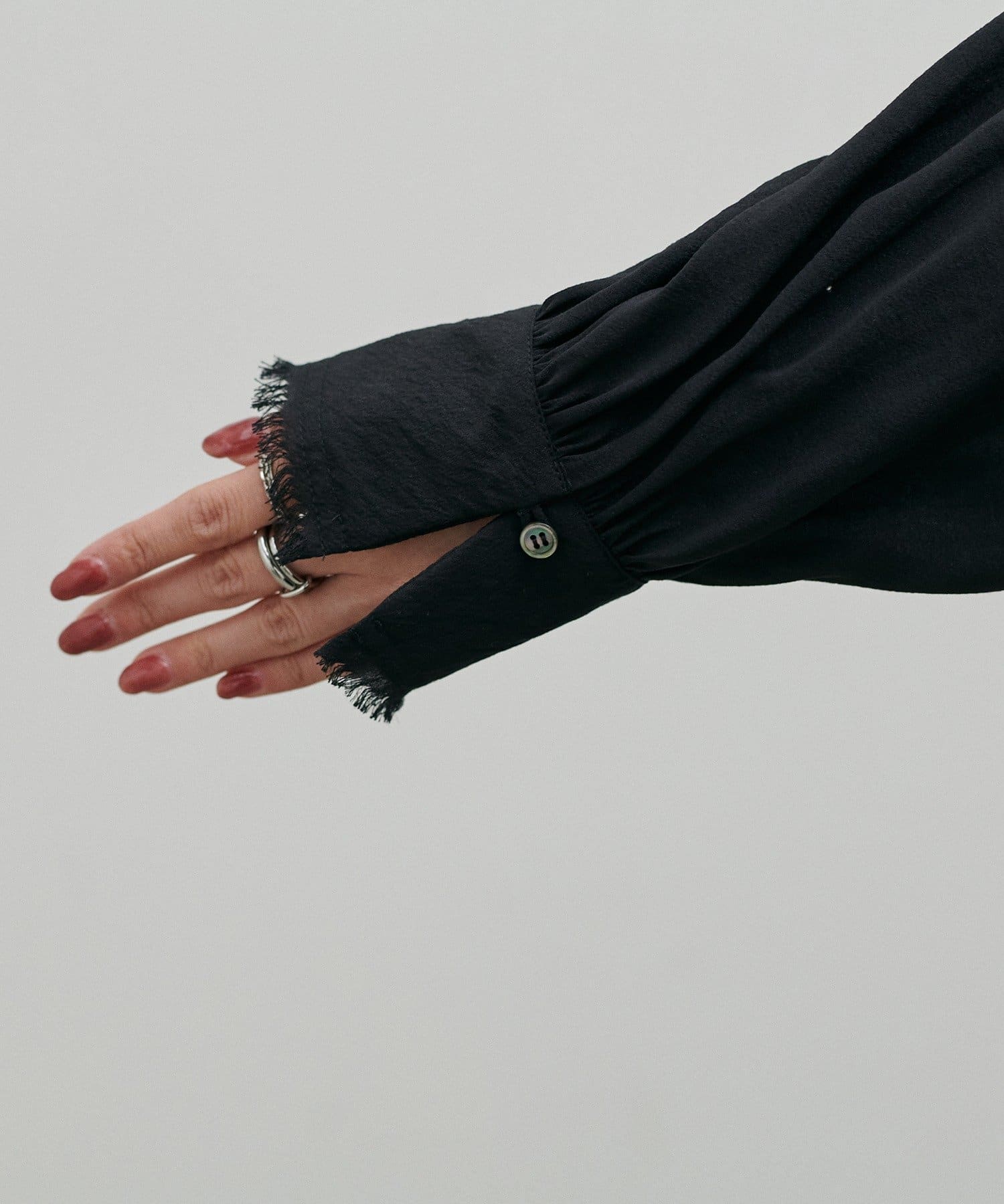 LARUTA(ラルータ) ラッフルフリンジブラウス