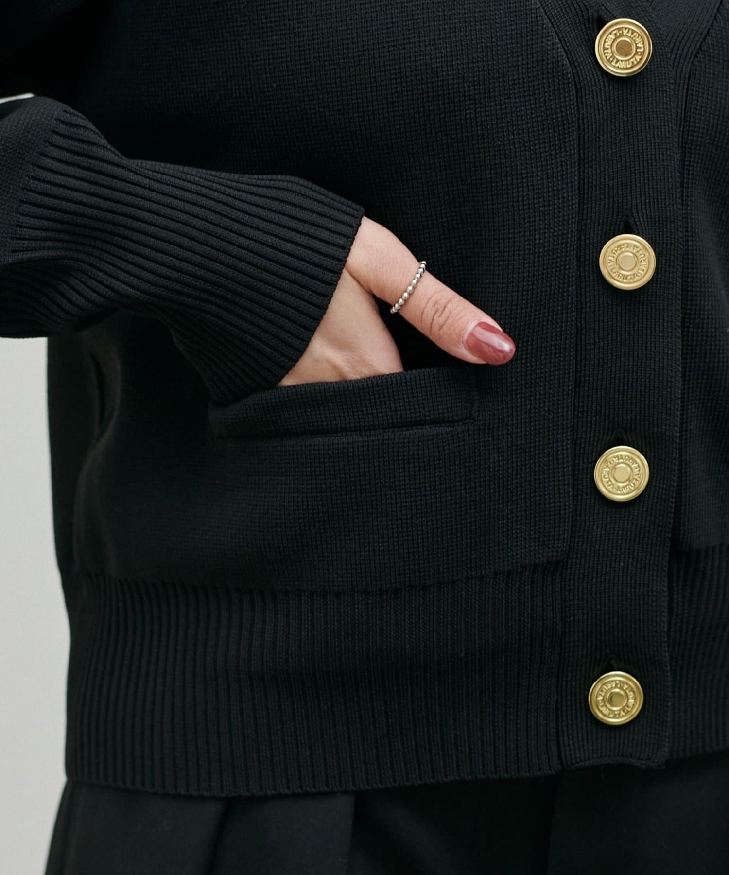 LARUTA(ラルータ) お家で洗える金釦ポリニットカーディガン