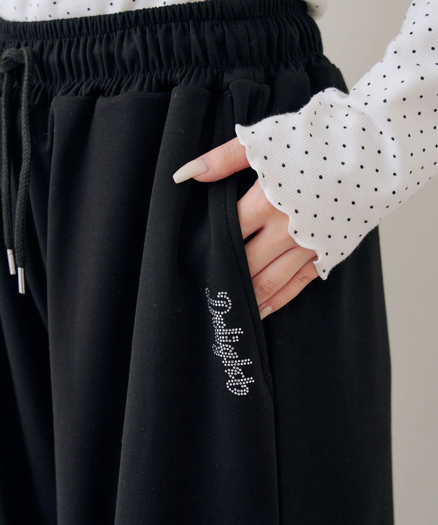 Remind me and forever(リマインドミーアンドフォーエバー) 【set upで楽しめる】ロゴキラリダンボールスウェットパンツ