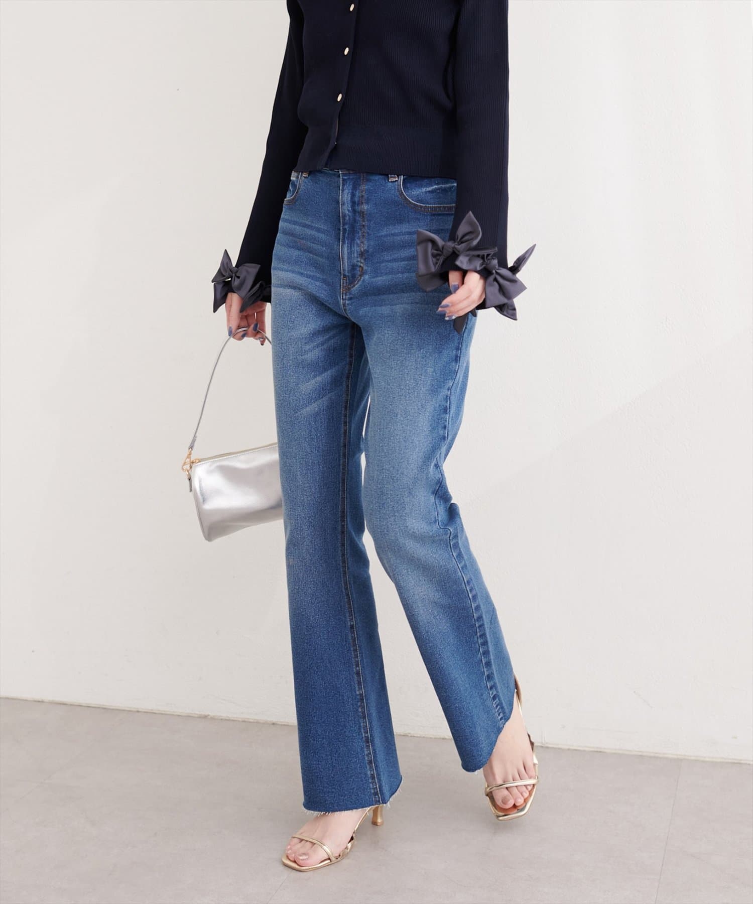 natural couture(ナチュラルクチュール) セルフカットストレートデニムフレアパンツ