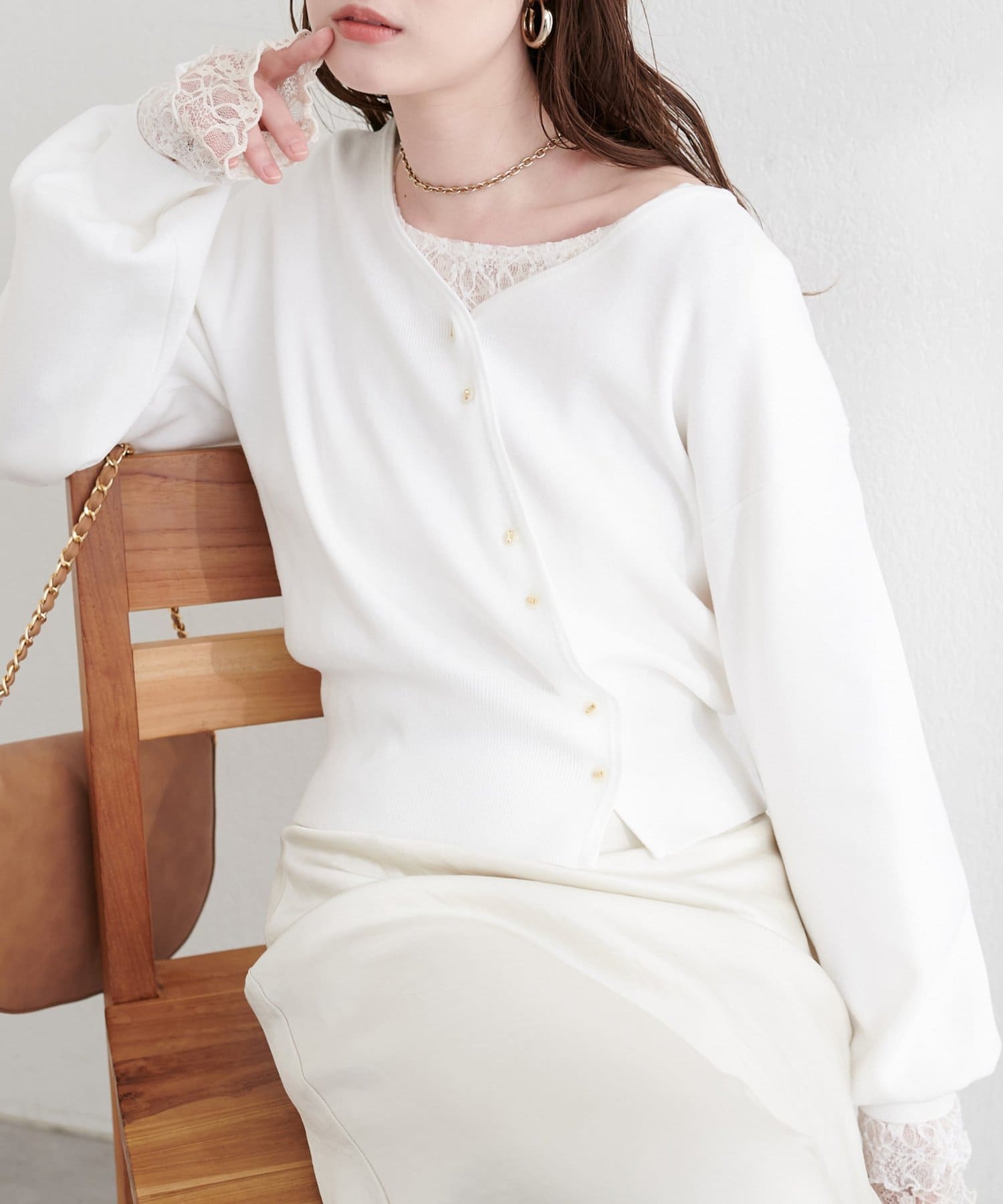 natural couture(ナチュラルクチュール) アシメデザイン釦カーデ