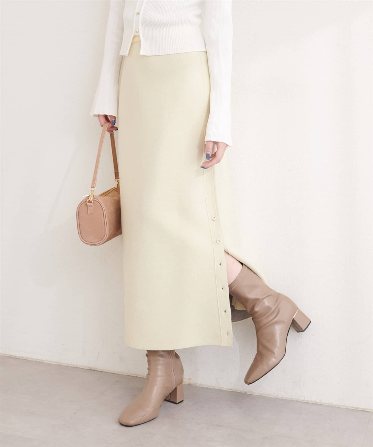 natural couture(ナチュラルクチュール) サイド釦スリットタイトニットスカート