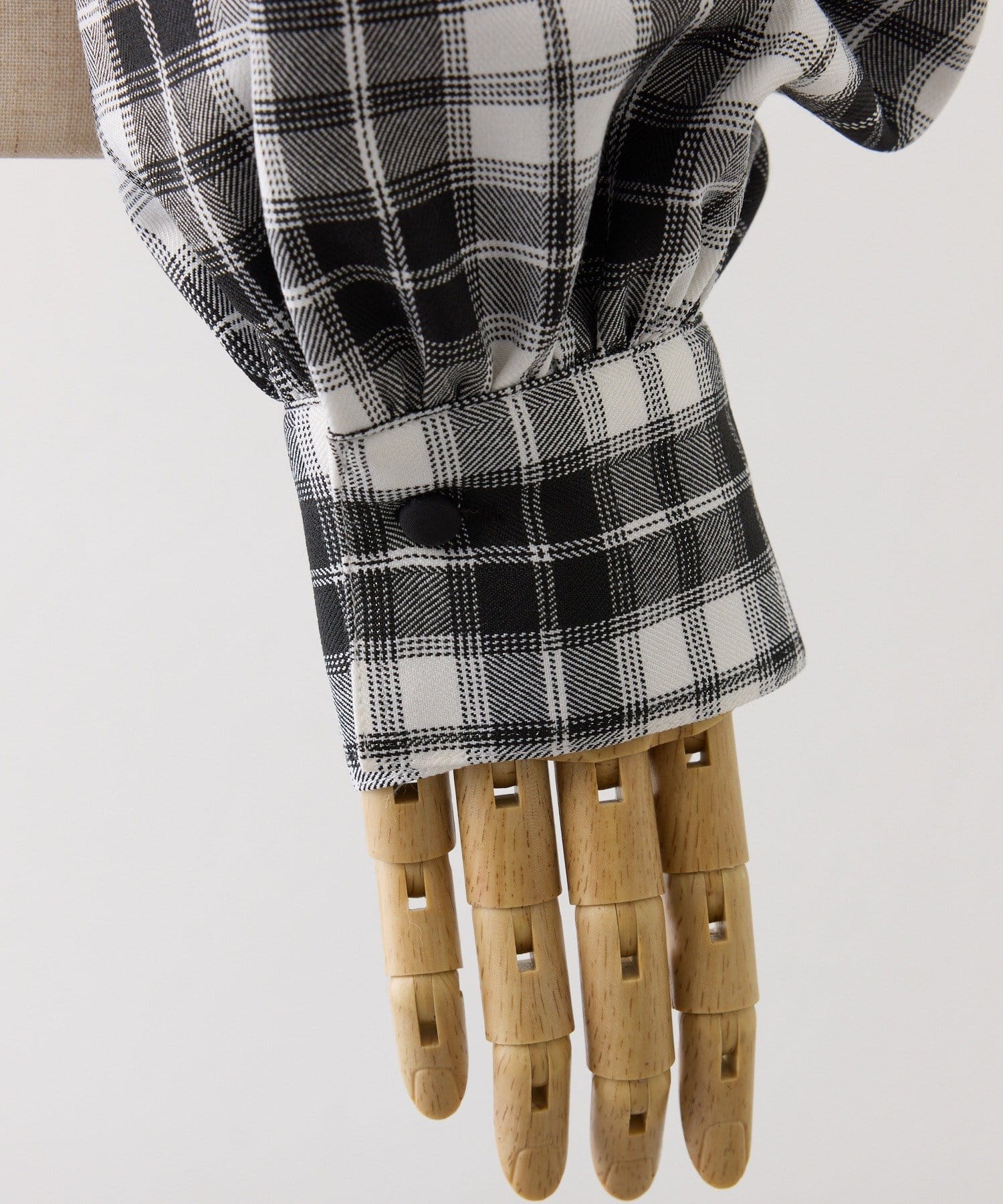 one after another NICE CLAUP(ワンアフターアナザー ナイスクラップ) 肩ビジューリボンオフショルブラウス