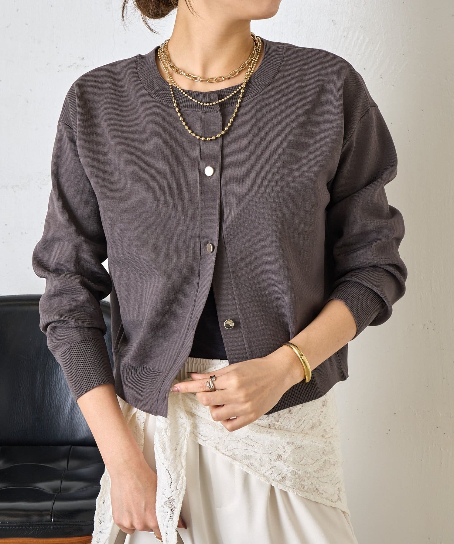 Jena　espace merveilleux(ジェナ　エスパスメルヴェイユ) 【ロングシーズン使える】金ボタンクルーニットカーディガン