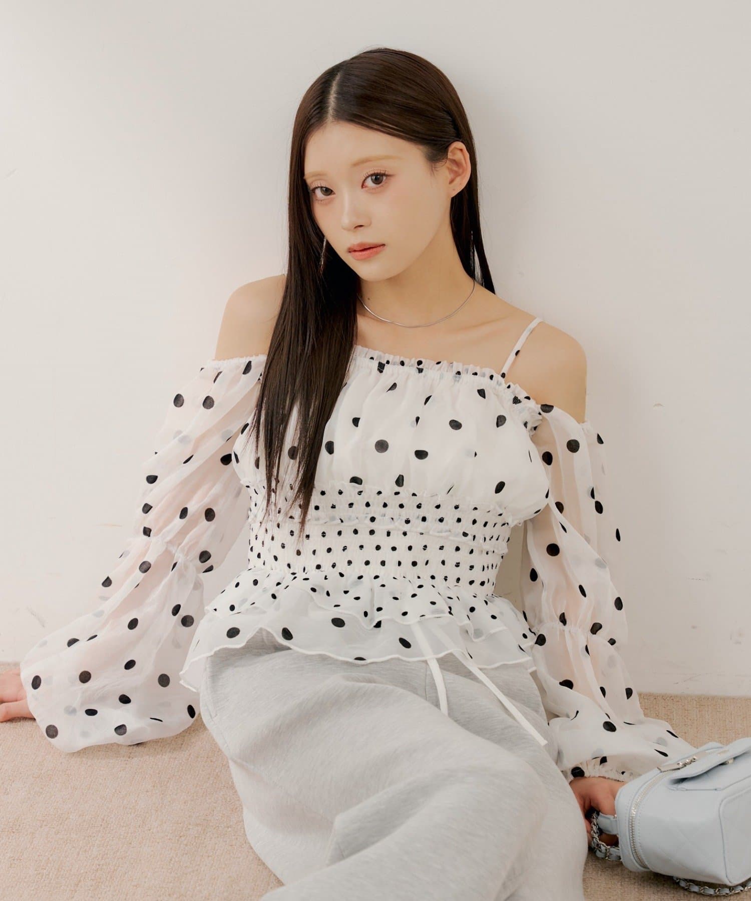 Chico(チコ) 【SALON by Chico】マルチway 袖取り外しペプラムギャザードットブラウス