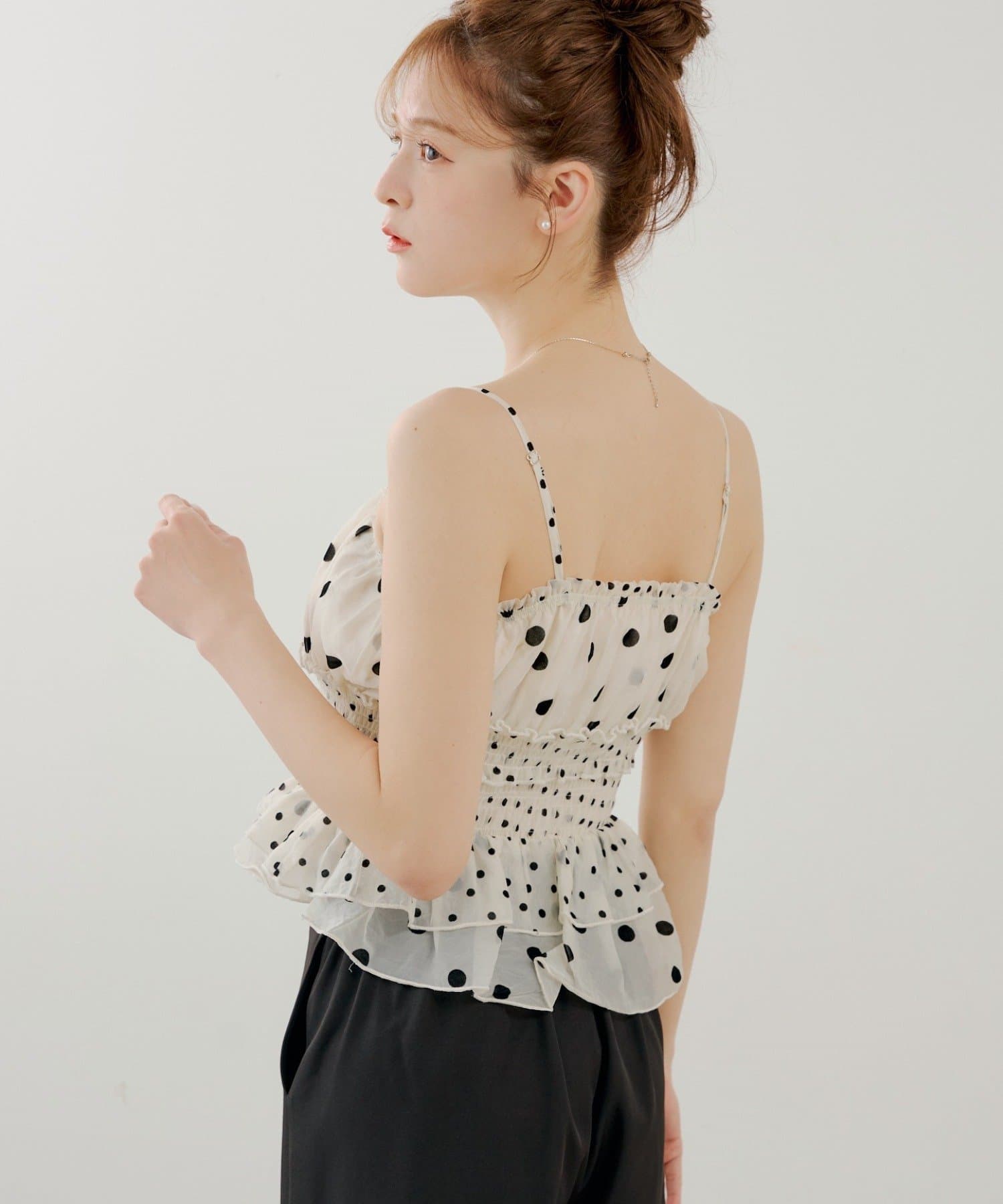 Chico(チコ) 【SALON by Chico】マルチway 袖取り外しペプラムギャザードットブラウス