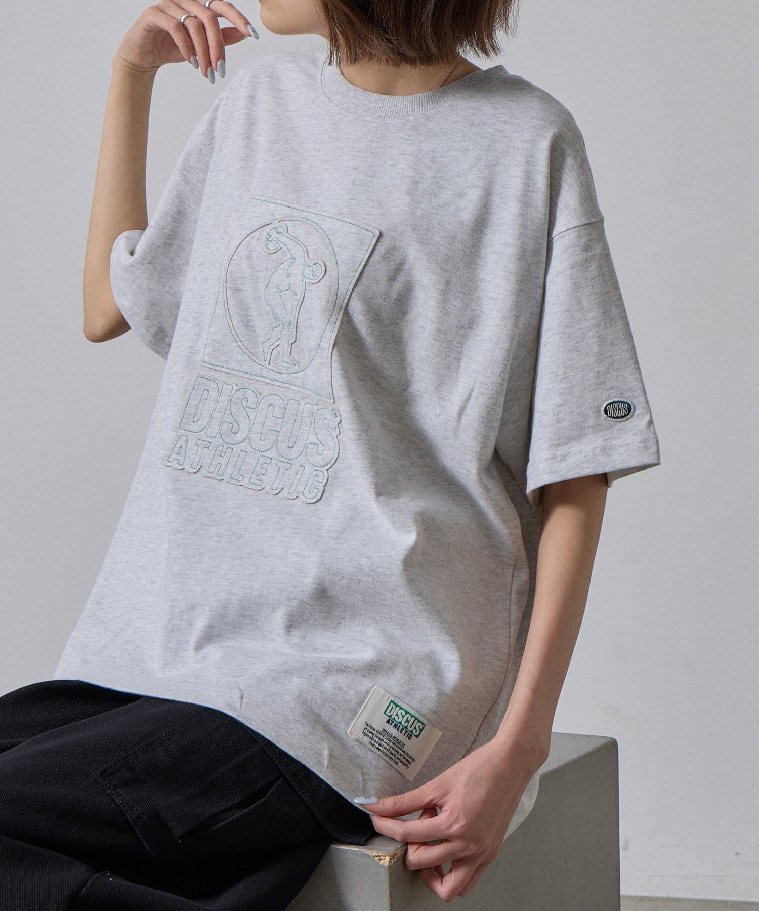 -goocy-(グーシー) 【DISCUS】アップリケ刺繍半袖T