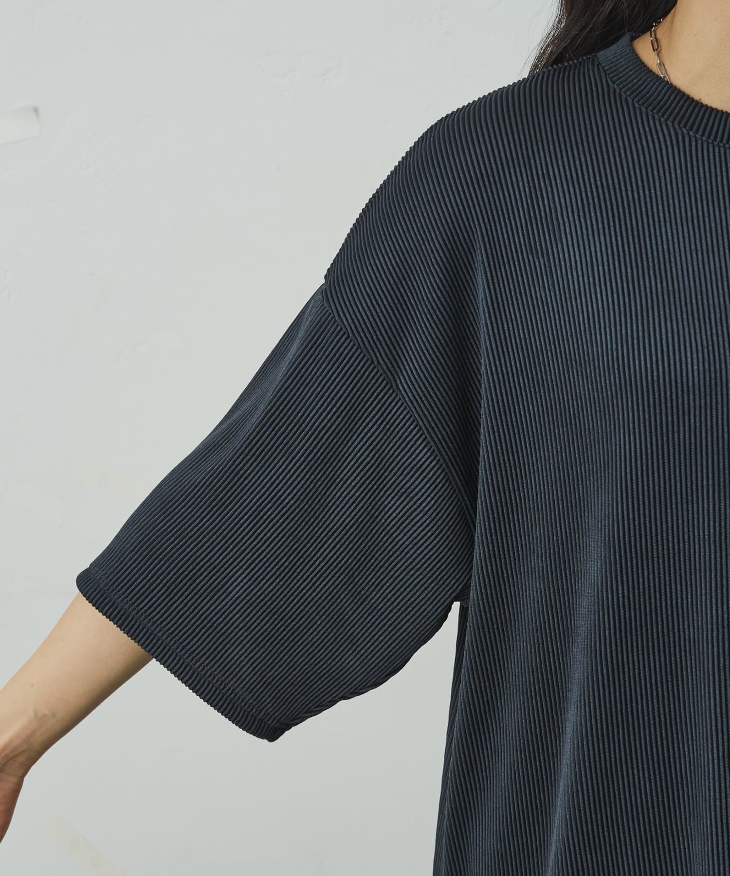 COLONY 2139(コロニー トゥーワンスリーナイン) ストレッチプリーツ半袖T