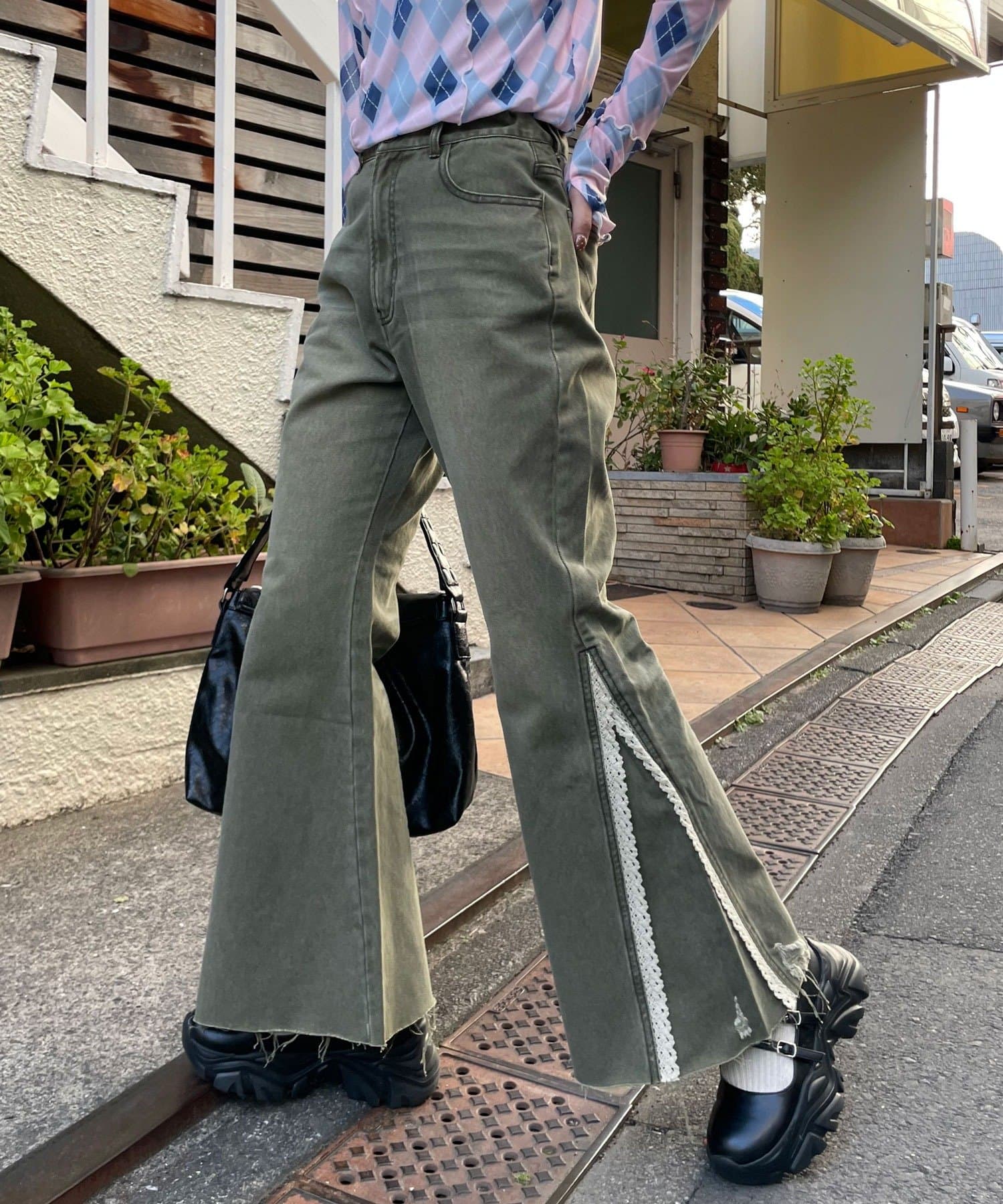 CIAOPANIC(チャオパニック) レースダーツフレアデニムパンツ