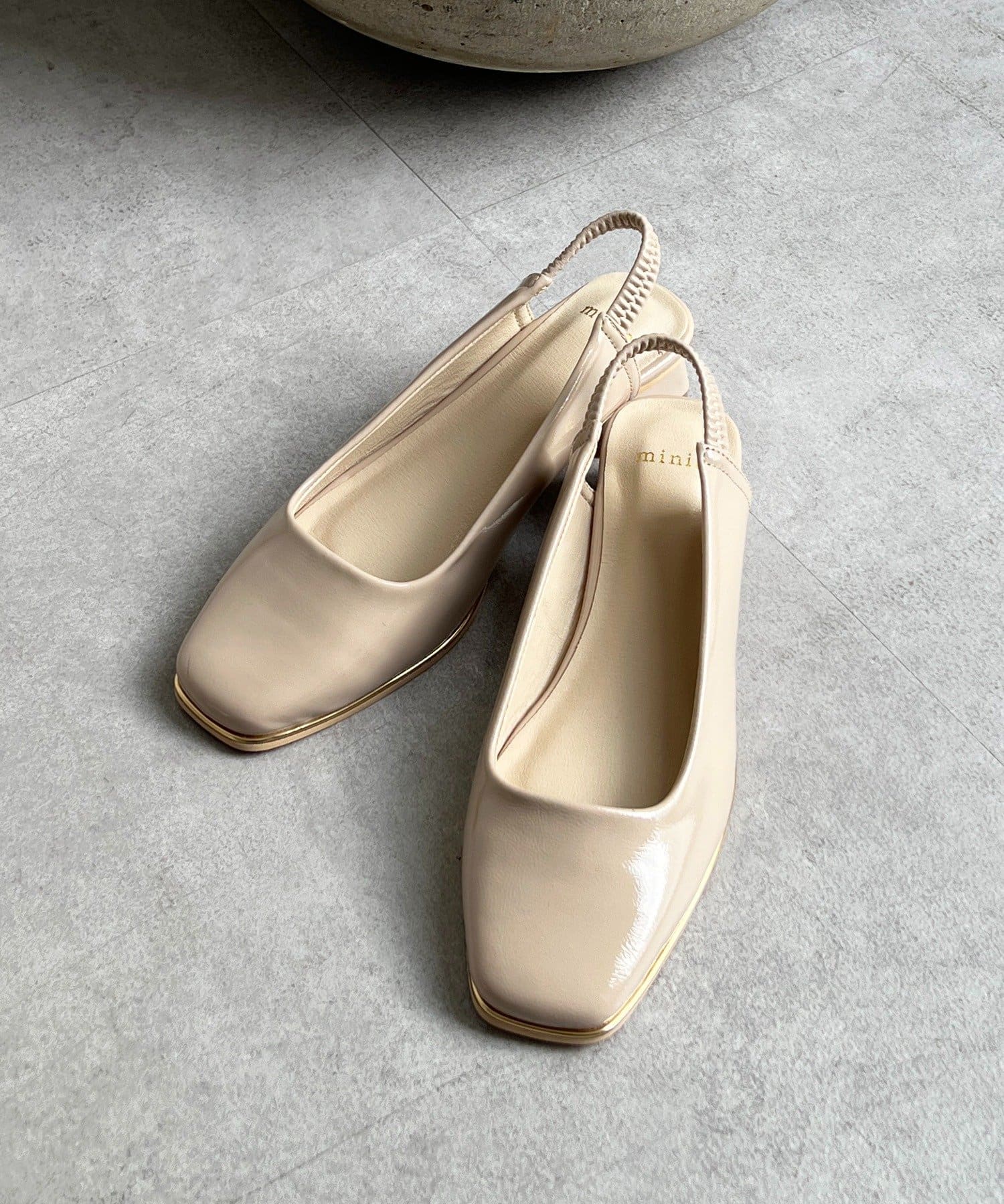 un dix cors(アンディコール) バックバンドスクエアパンプス