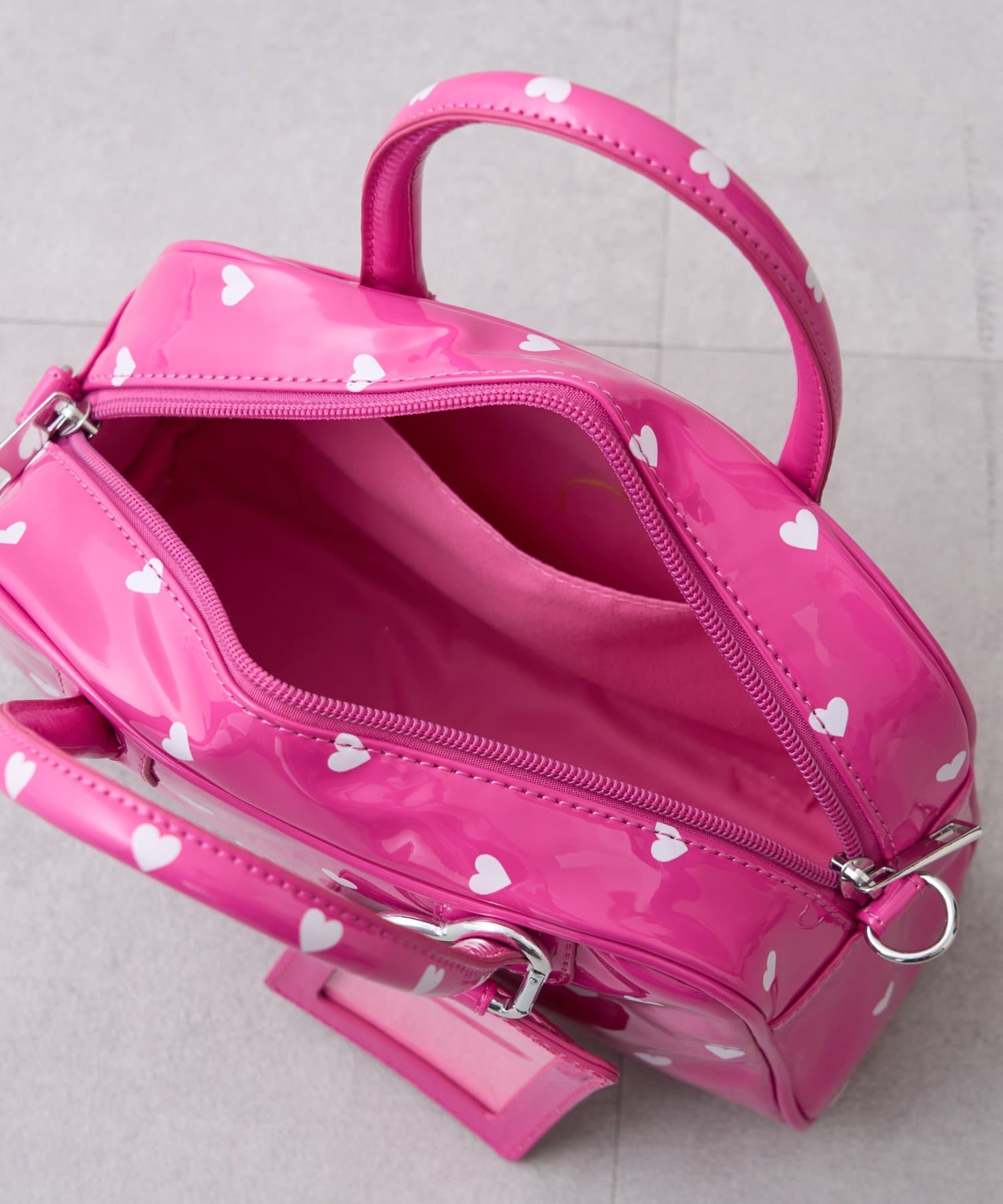 CIAOPANIC TYPY(チャオパニックティピー) 【HELLO.SANFRANCISCO/ハローサンフランシスコ】ハートプリントエナメルミニボストンBAG