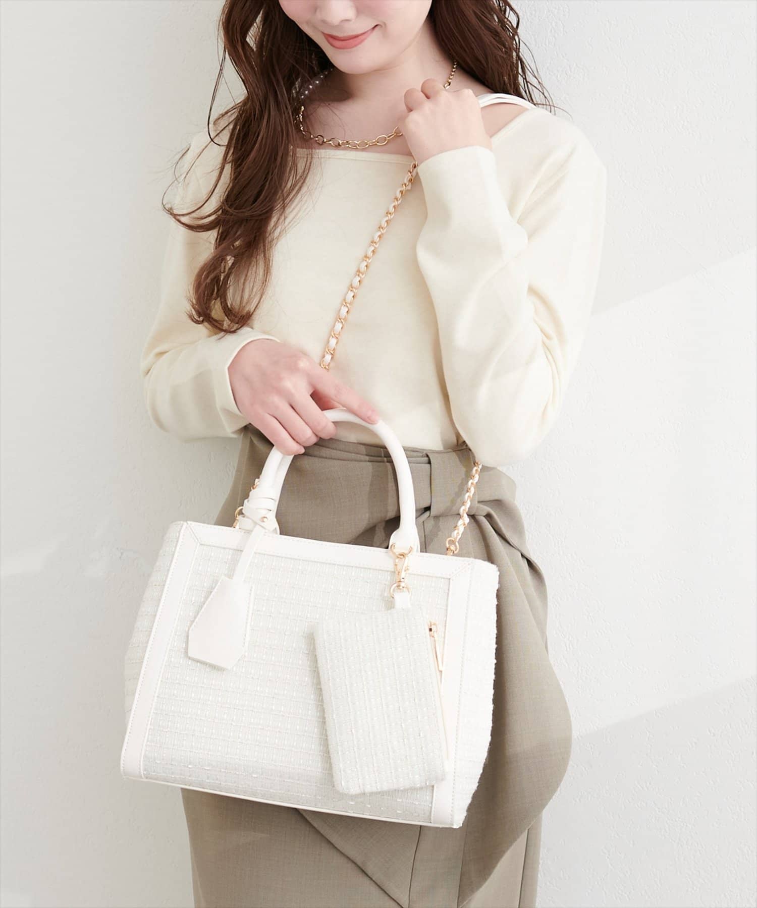 natural couture(ナチュラルクチュール) フラグメント付きミドルBAG