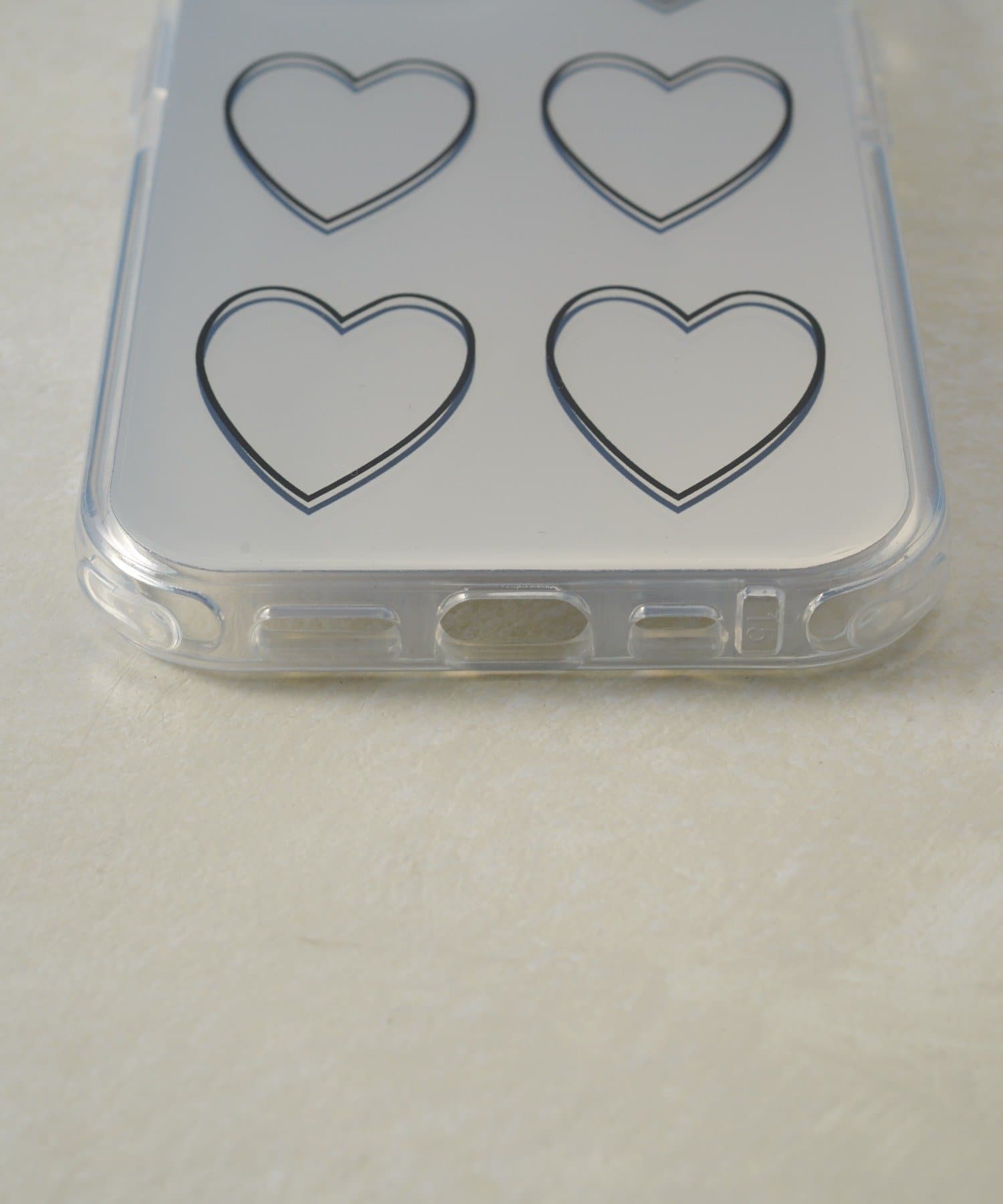 Lattice(ラティス) シルバーハートスマホケース(iPhone15)