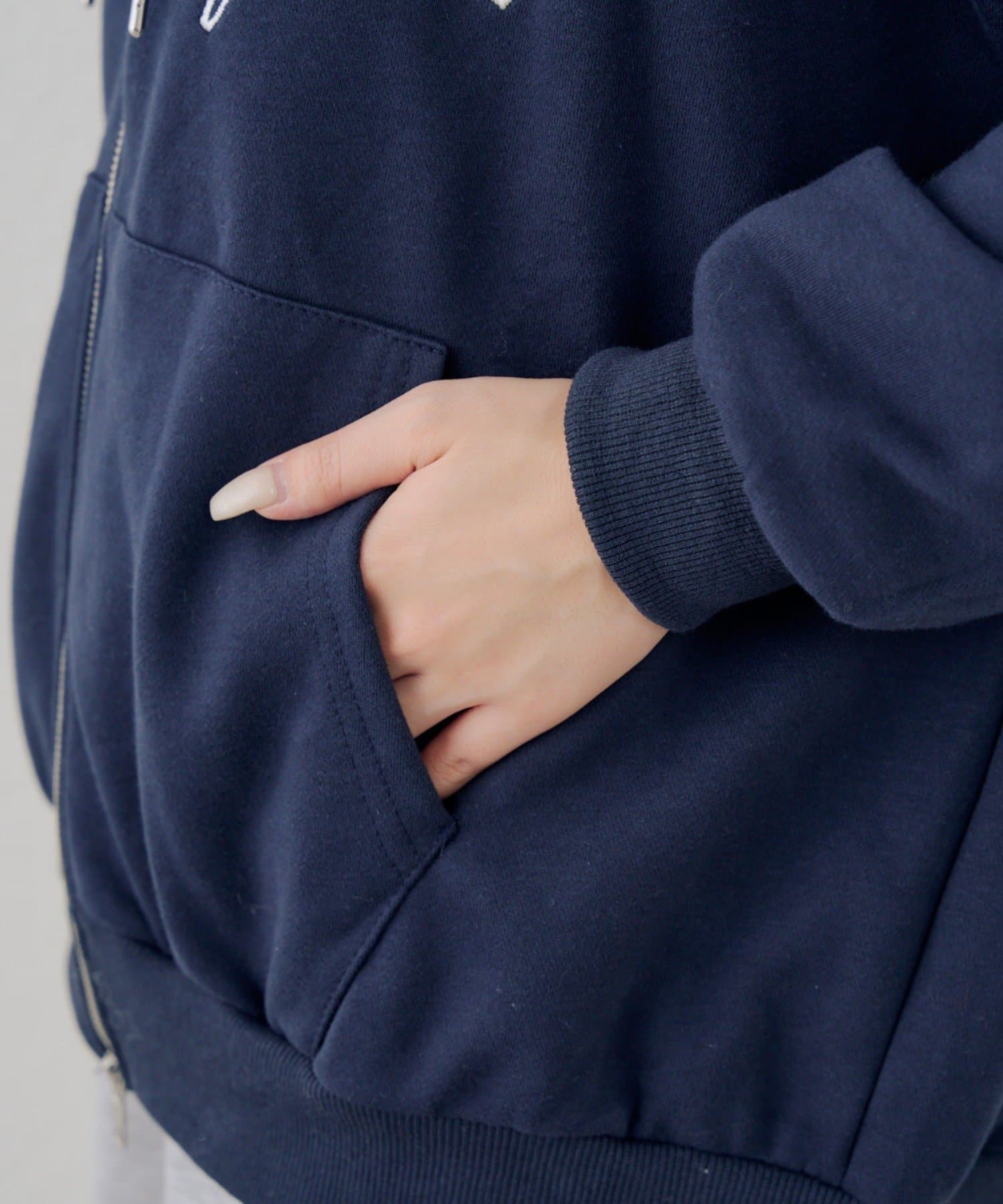 NICE CLAUP / OLIVE des OLIVE OUTLET(ナイスクラップ  / オリーブ デ オリーブ アウトレット) 【RMAF】フードロゴＺＩＰパーカー