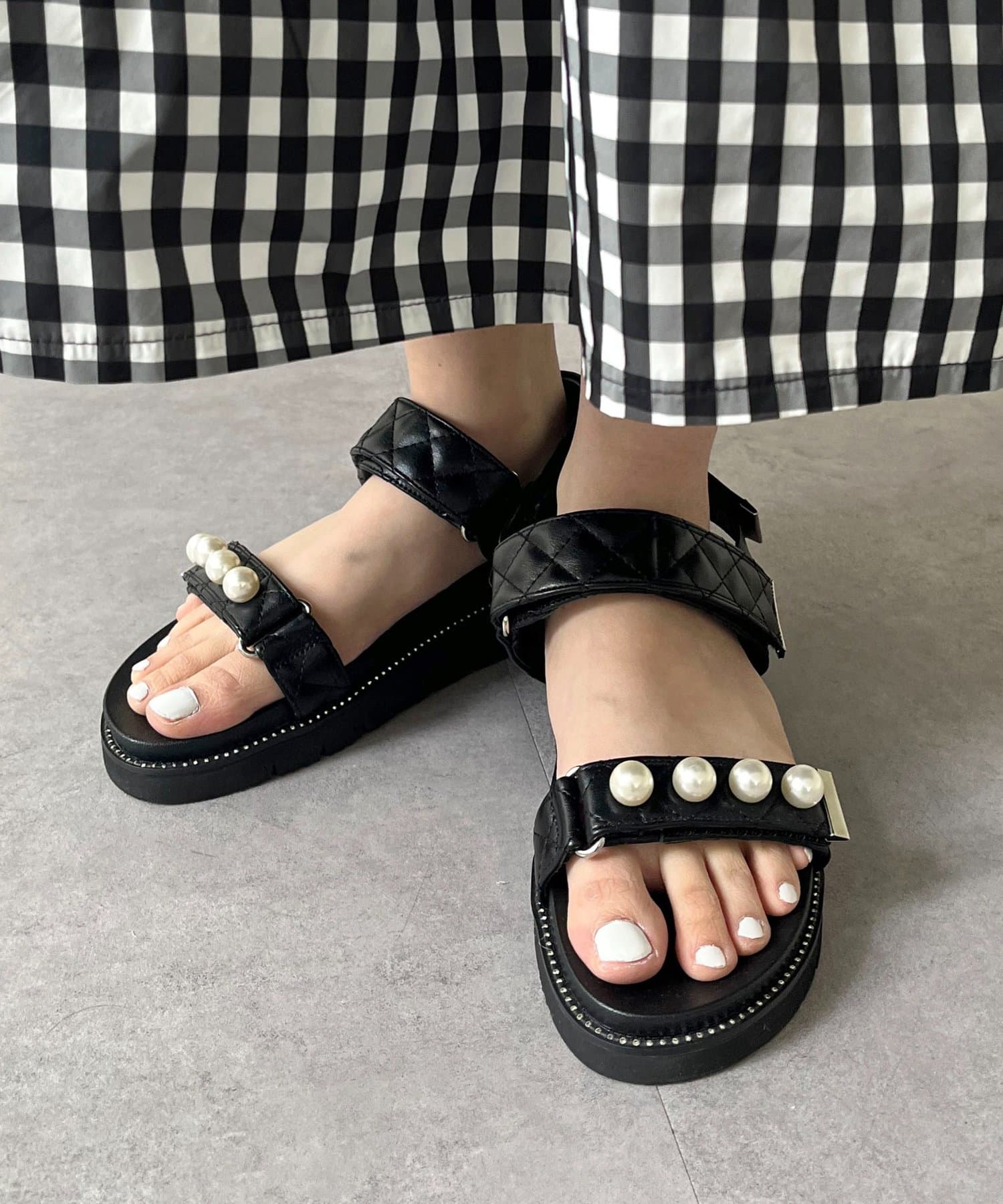 prose verse(プロズヴェール) ビジュトリムキルティングパールサンダル