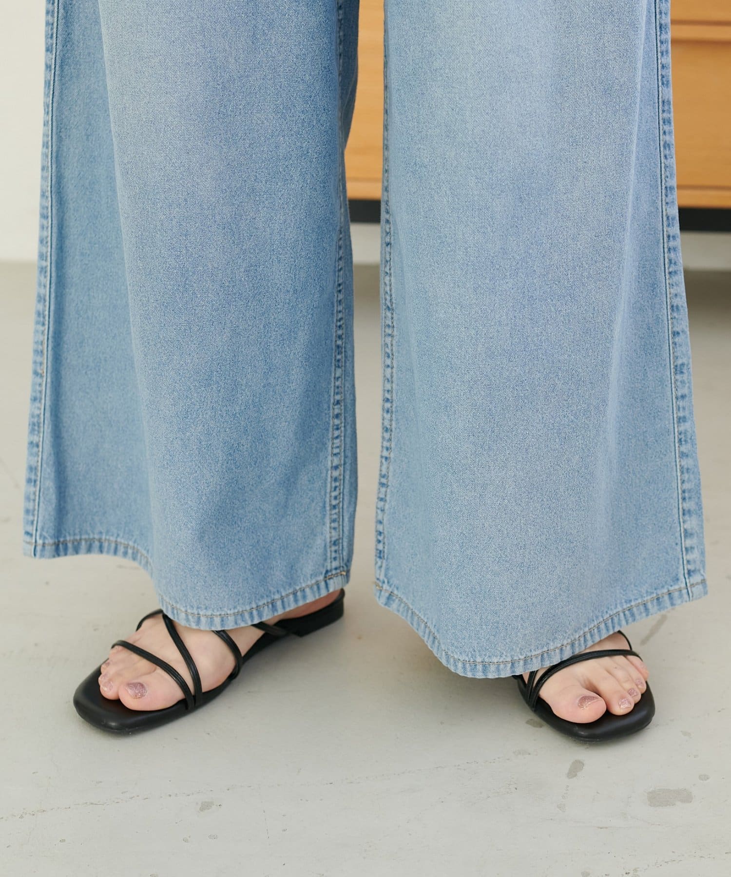 DISCOAT(ディスコート) 【夏まで履ける♪】ライトオンスデニムイージーワイドパンツ