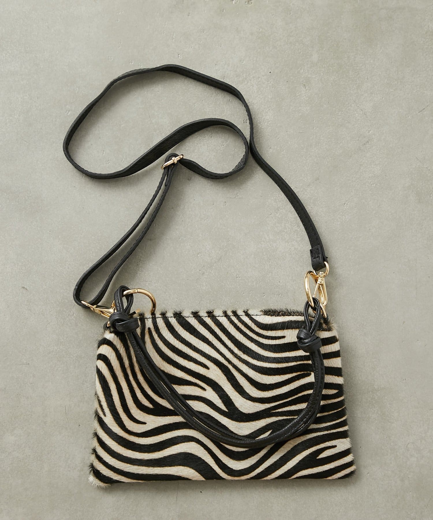 La boutique BonBon(ラブティックボンボン) 【オウレンティ】ゼブラ柄ショルダーバッグ