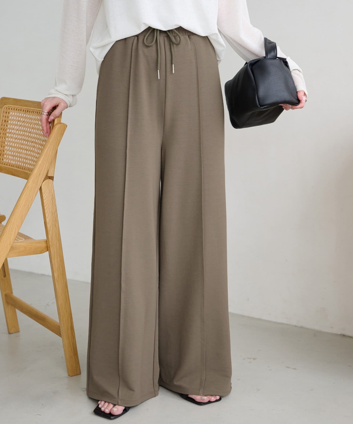 DISCOAT(ディスコート) 【接触冷感】センタープレスカットワイドパンツ