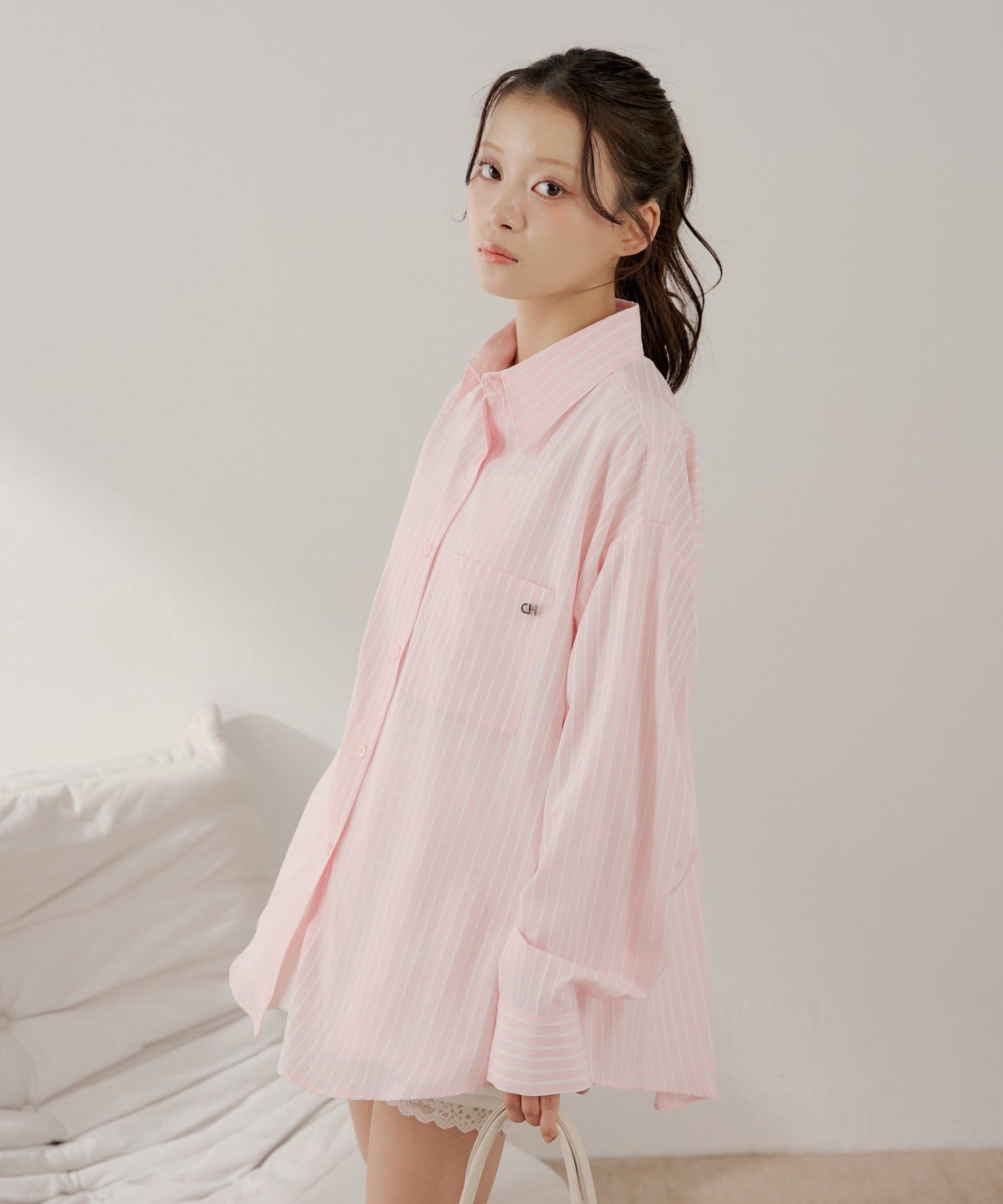 Chico(チコ) 【3/12(木) 0:00～予約開始】バックネーム付きルーズシャツ