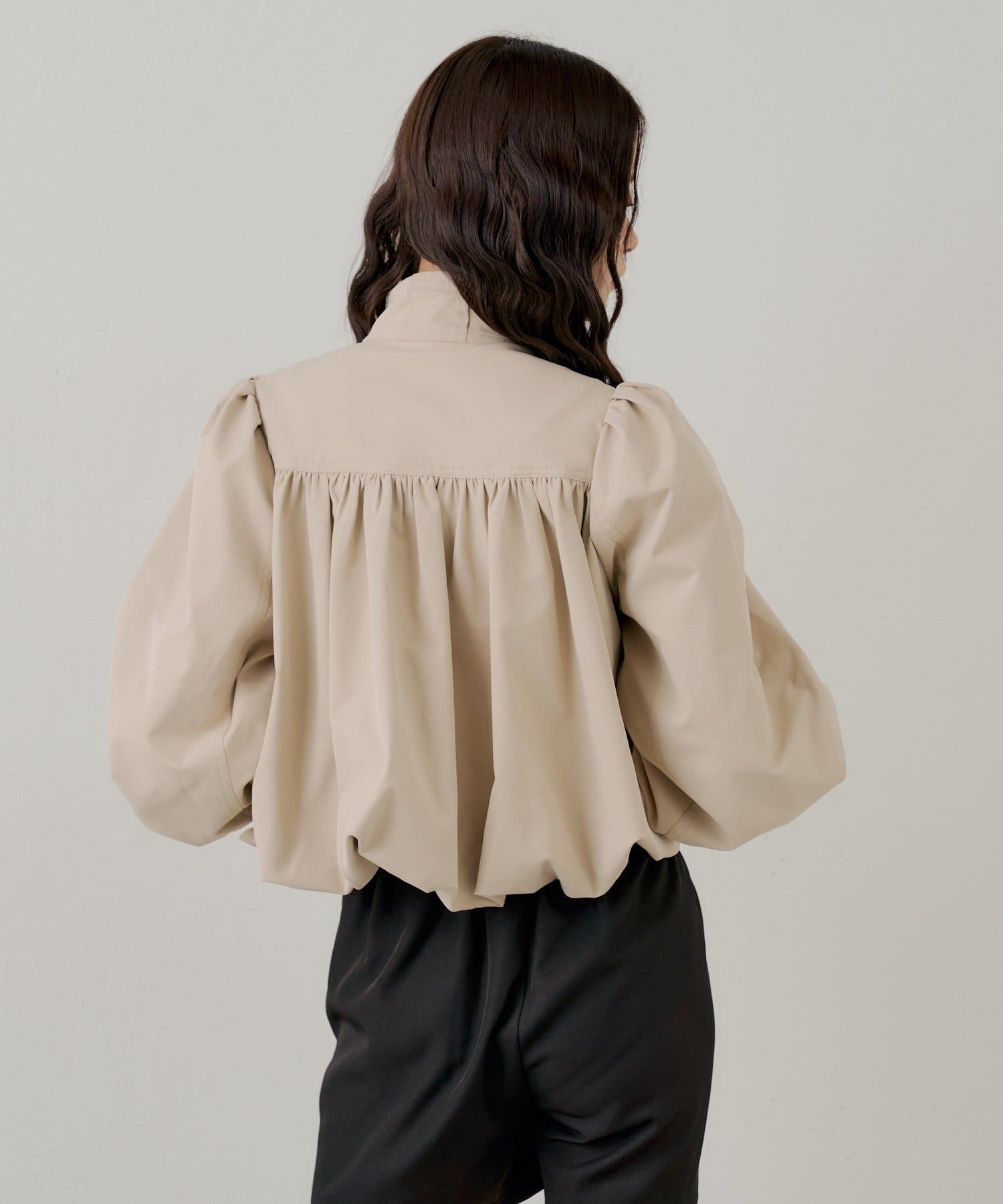 Chico(チコ) 【SALON by Chico】ショート丈バルーントレンチコート