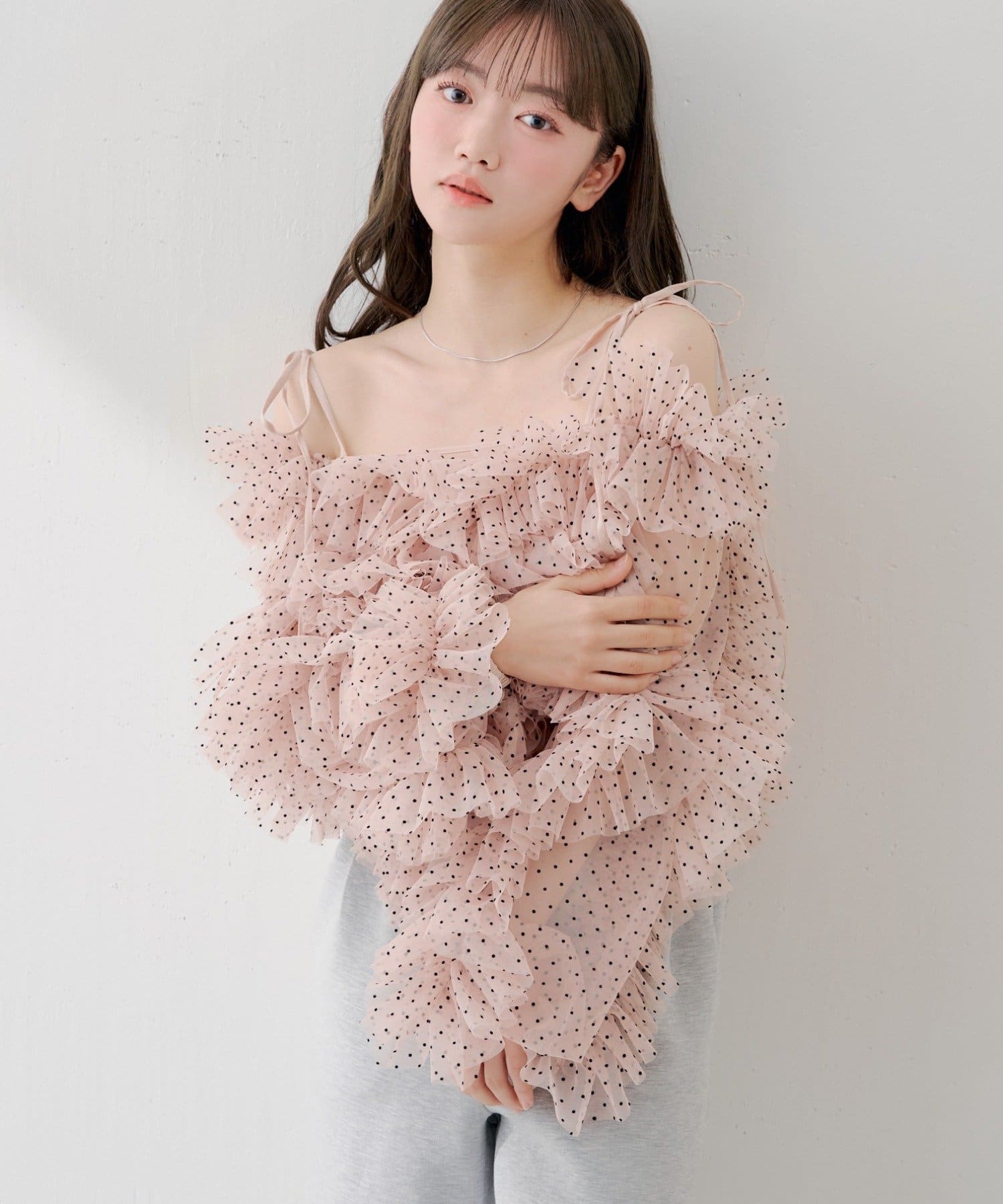 Chico(チコ) 3/12(木)0:00販売開始【SALON by Chico】オフショルランダムチュールドットブラウス