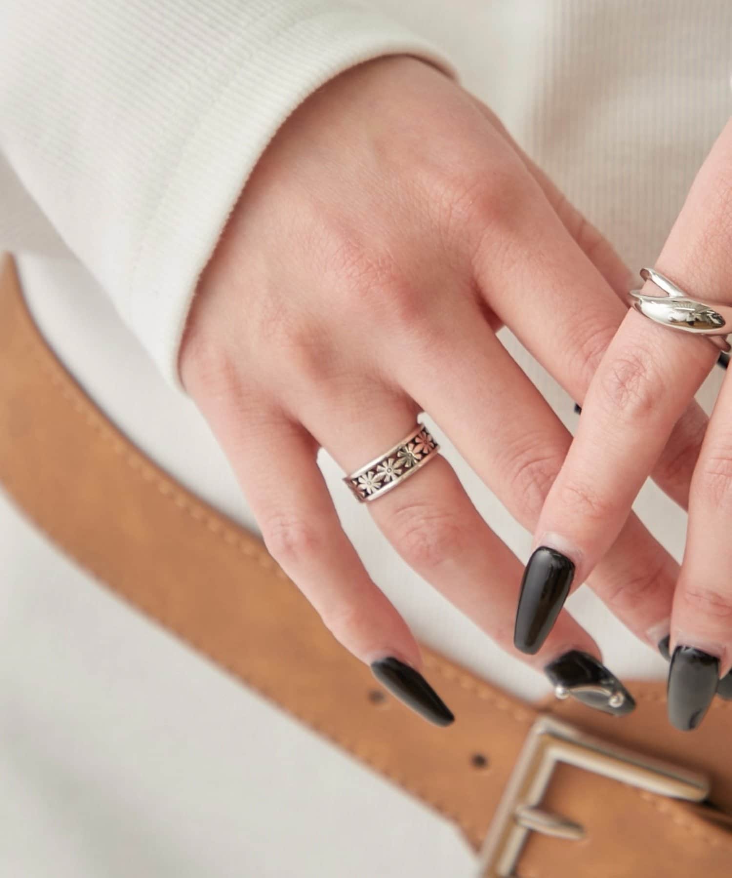 WHO’S WHO gallery(フーズフーギャラリー) ANTIQUE FLOWER RING