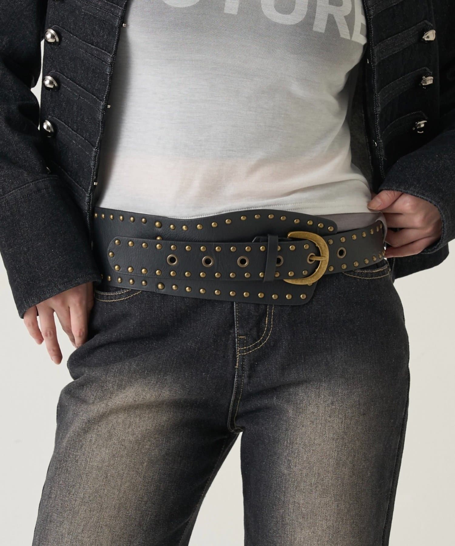 WHO’S WHO gallery(フーズフーギャラリー) STUDDED WIDE BELT