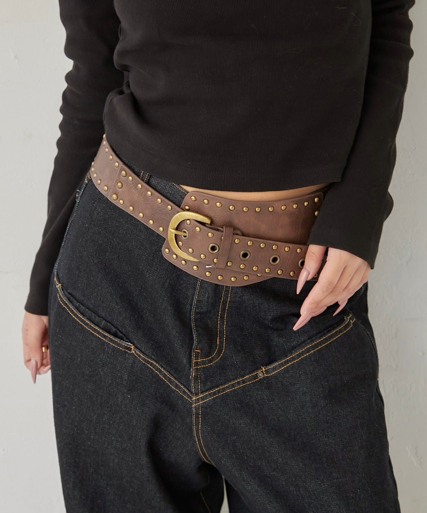 WHO’S WHO gallery(フーズフーギャラリー) STUDDED WIDE BELT