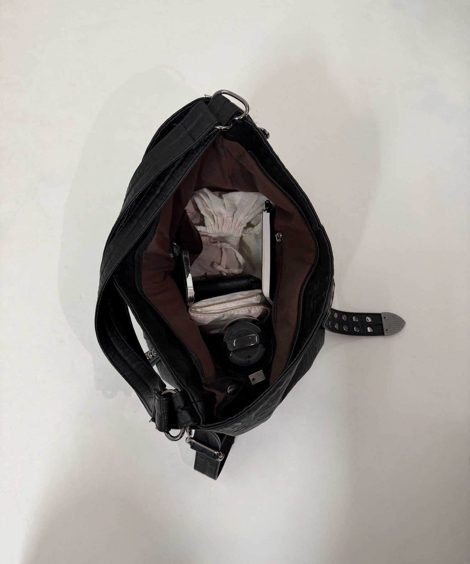 WHO’S WHO gallery(フーズフーギャラリー) 【新色追加】2WAYドットスタッズリンプバッグ