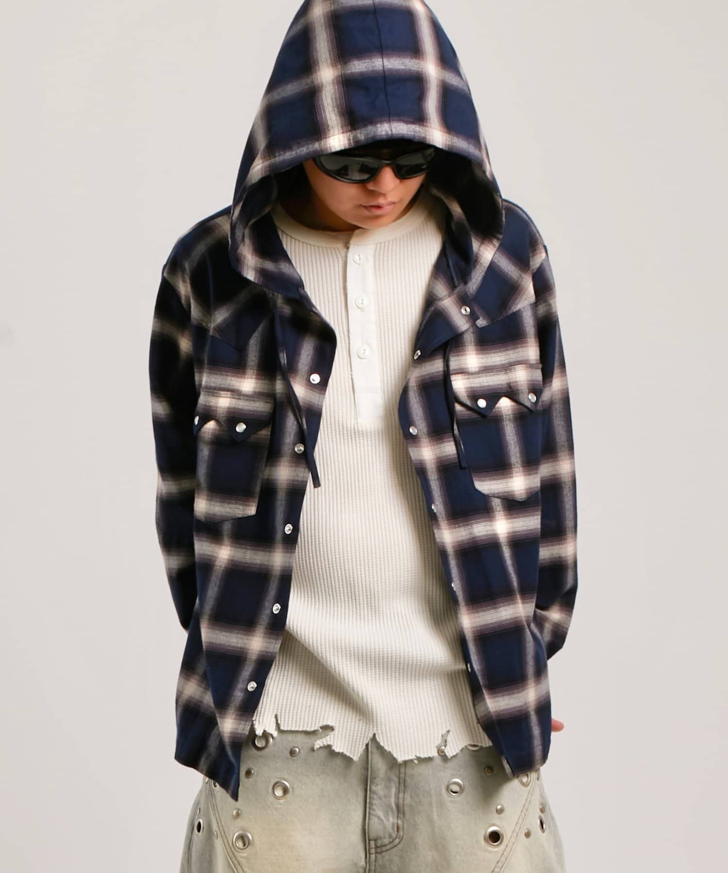 WHO’S WHO gallery(フーズフーギャラリー) 【Sourcream】ウエスタンオンブレチェックフードシャツ