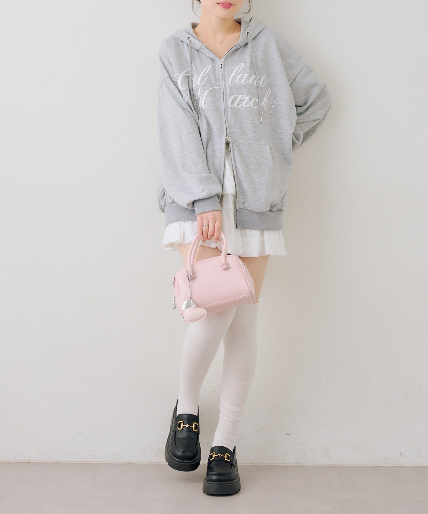 Remind me and forever(リマインドミーアンドフォーエバー) ロゴ刺繍ラメ裏毛パーカー